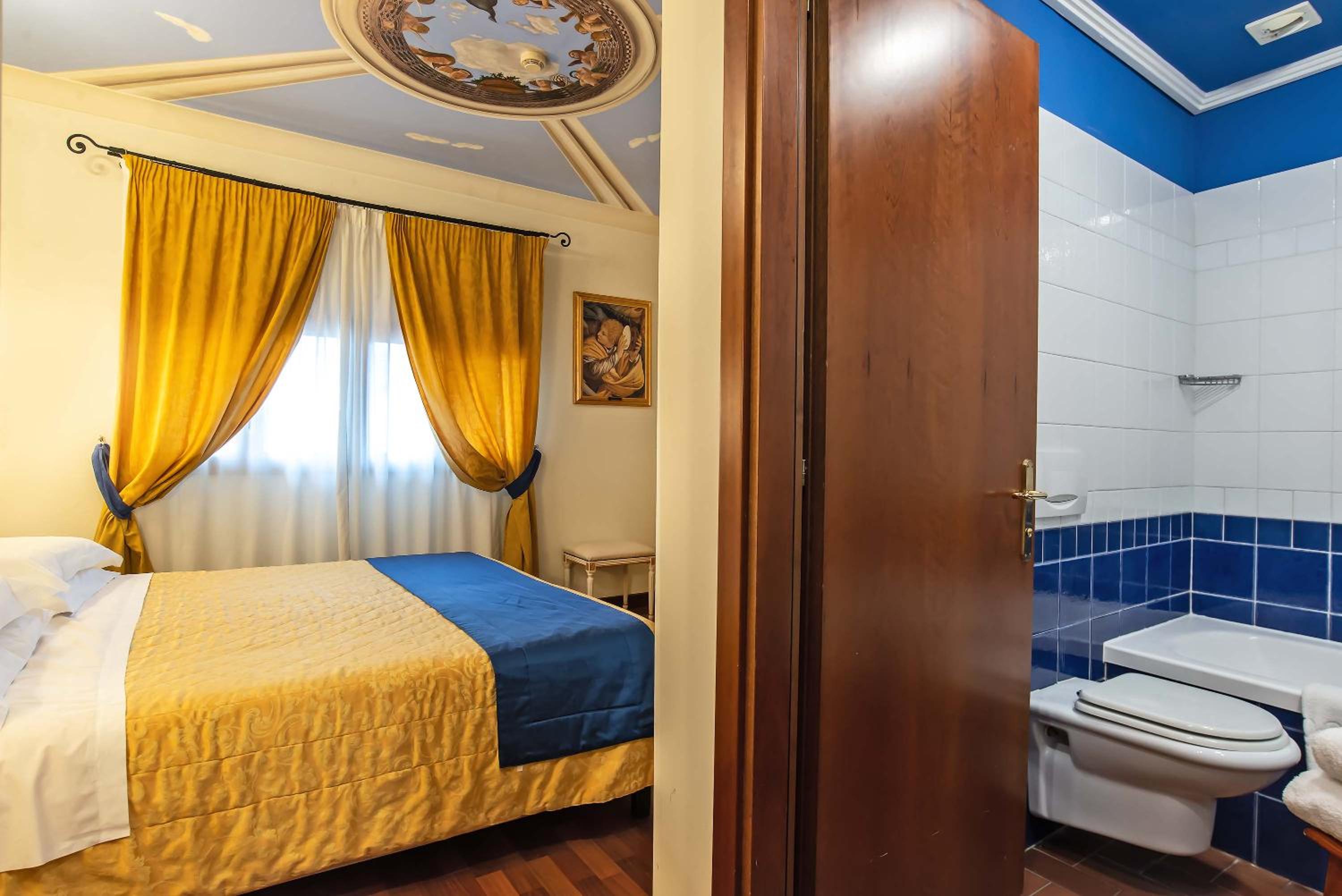 Small Economy Double Room - Photo 3