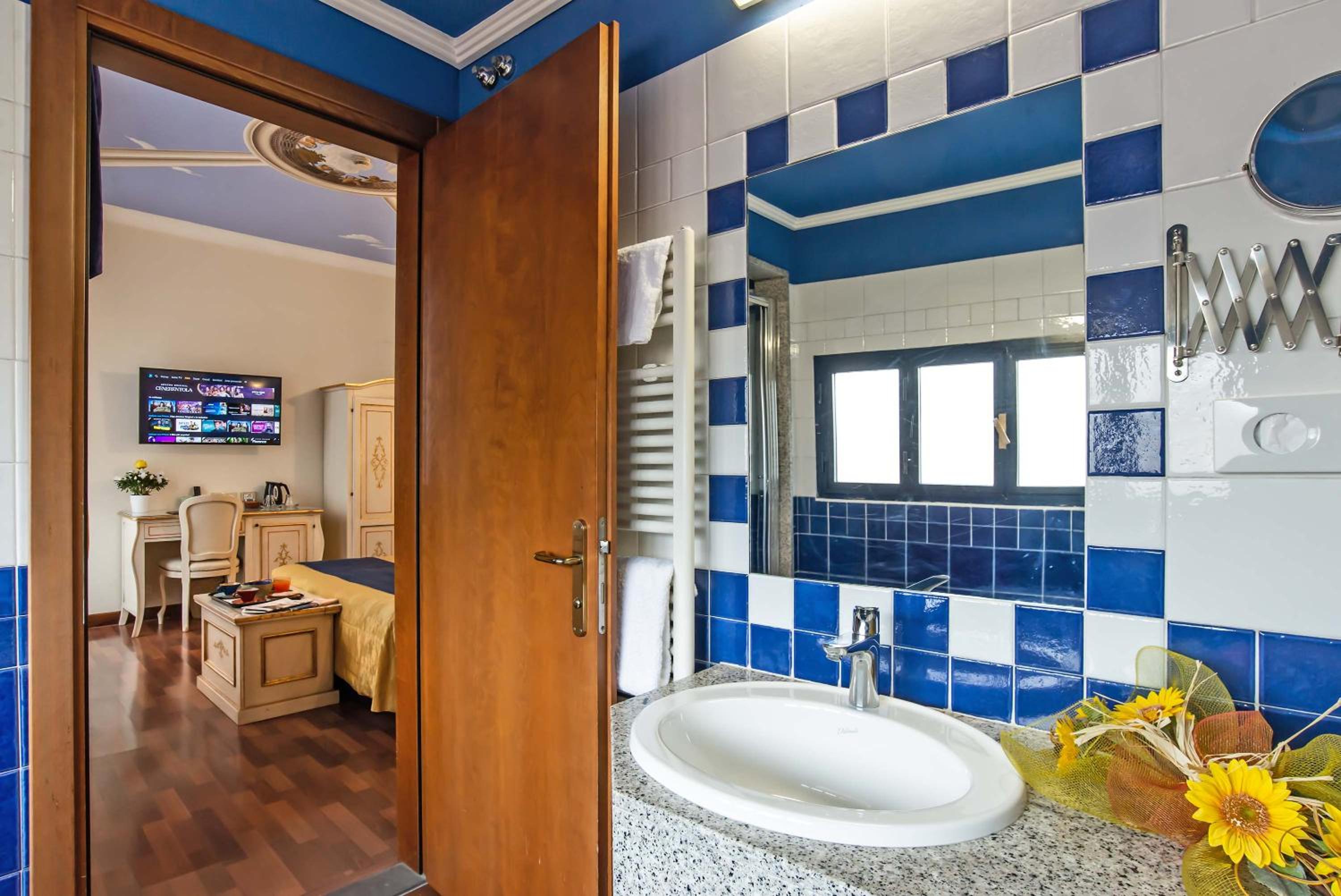 Superior Double or Twin Room photo 2