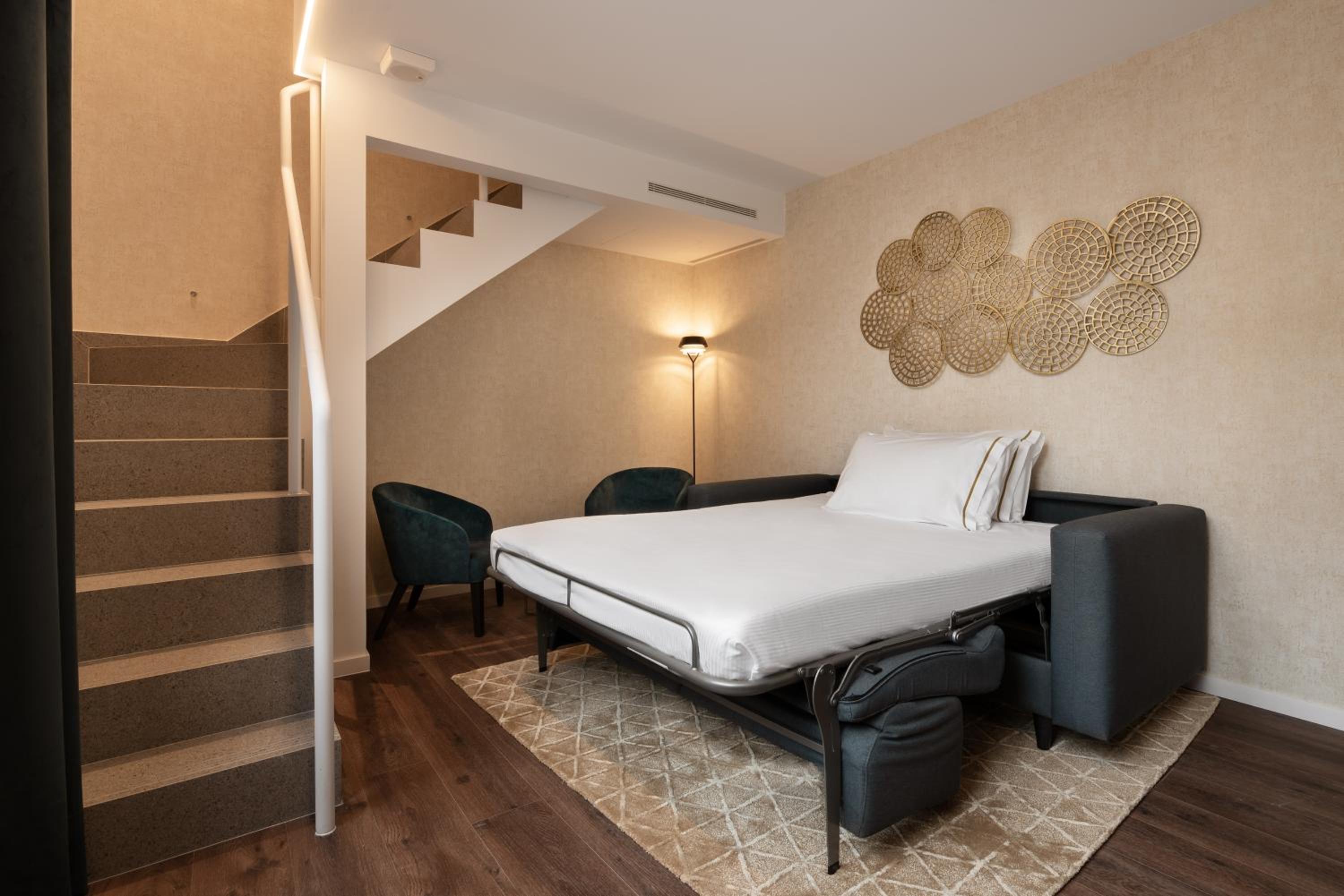 Duplex Suite - Photo 1