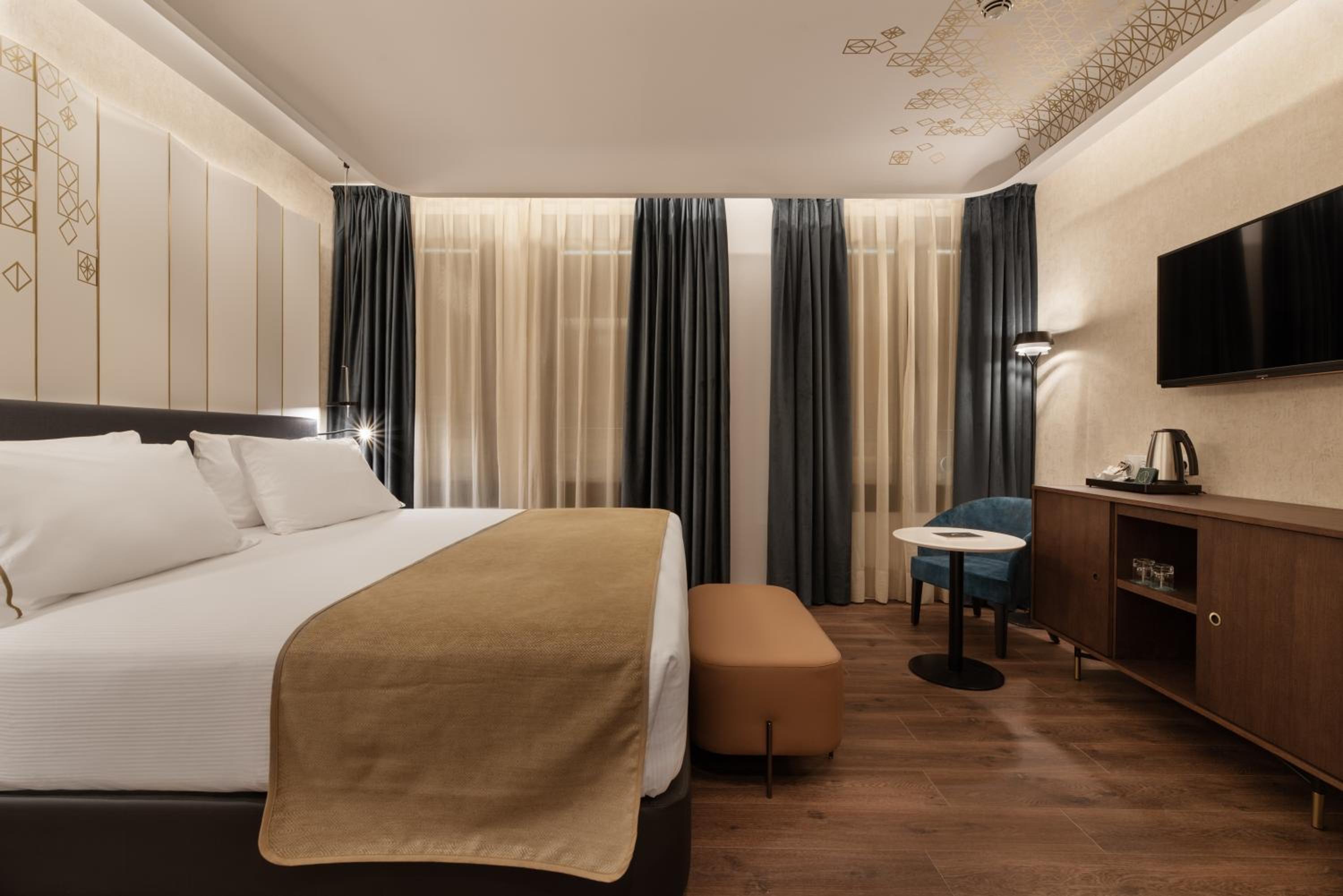 Deluxe Double Room - Photo 3