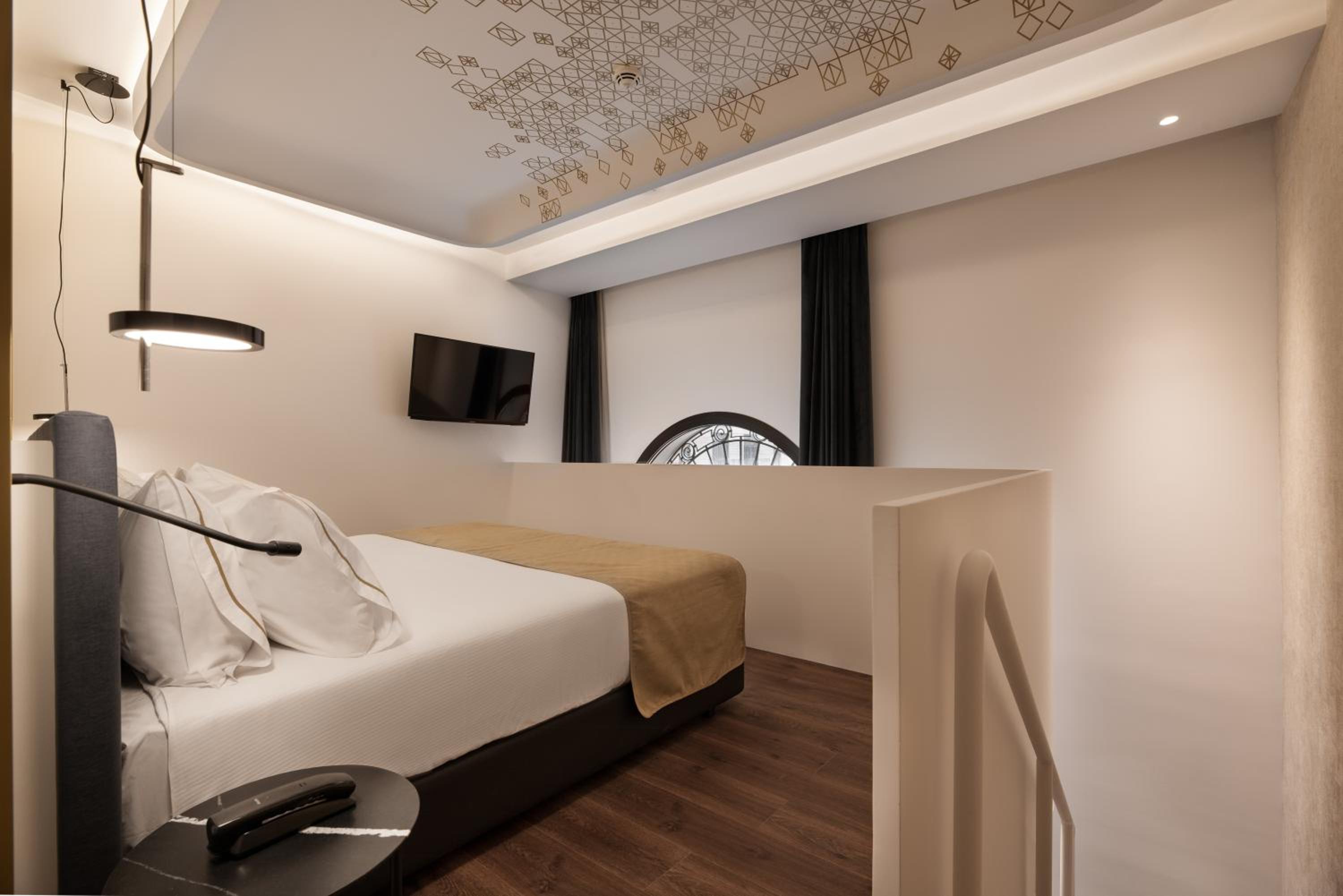 Duplex Suite - Photo 3