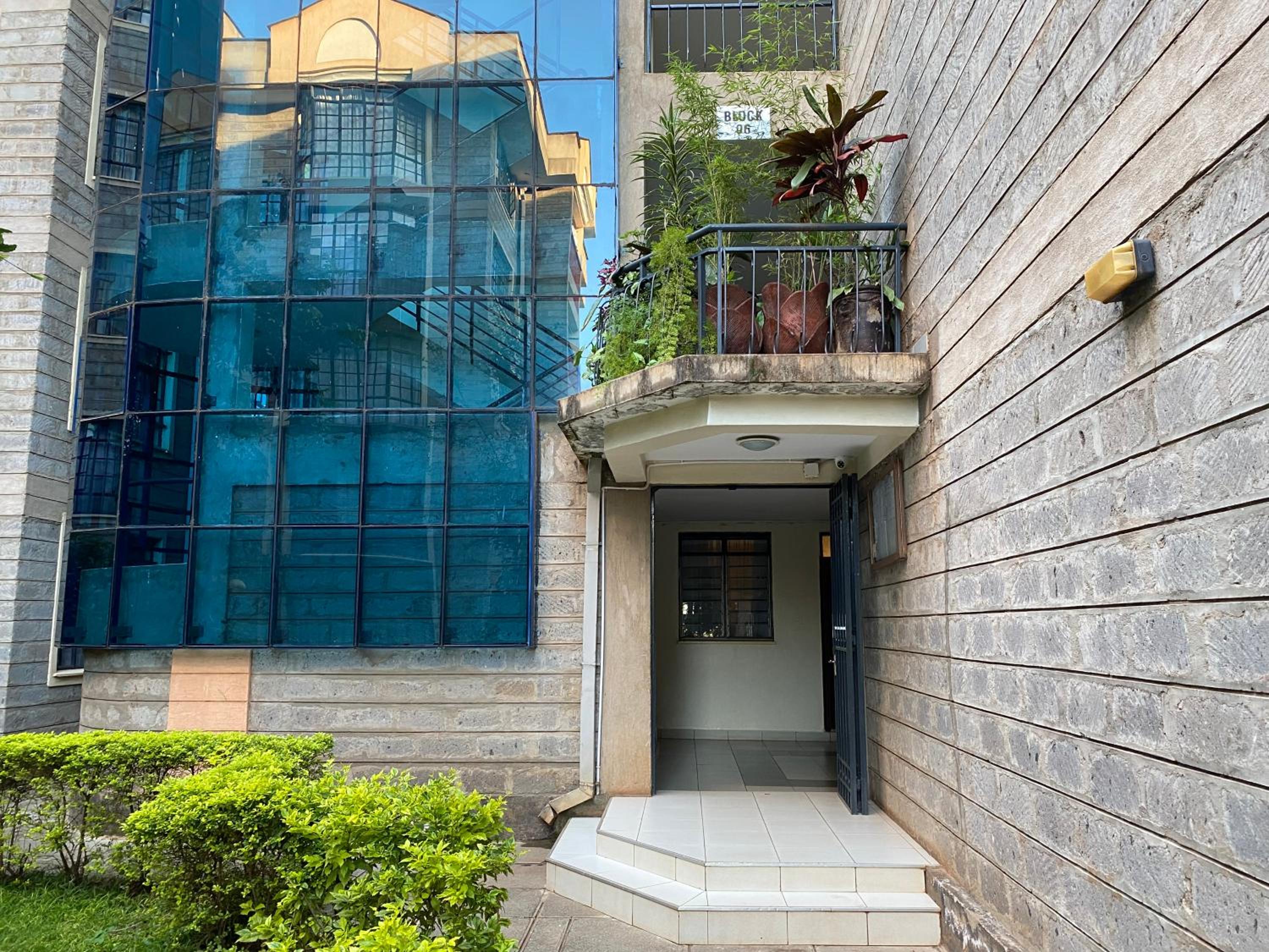 Studio with Balcony - Photo 21