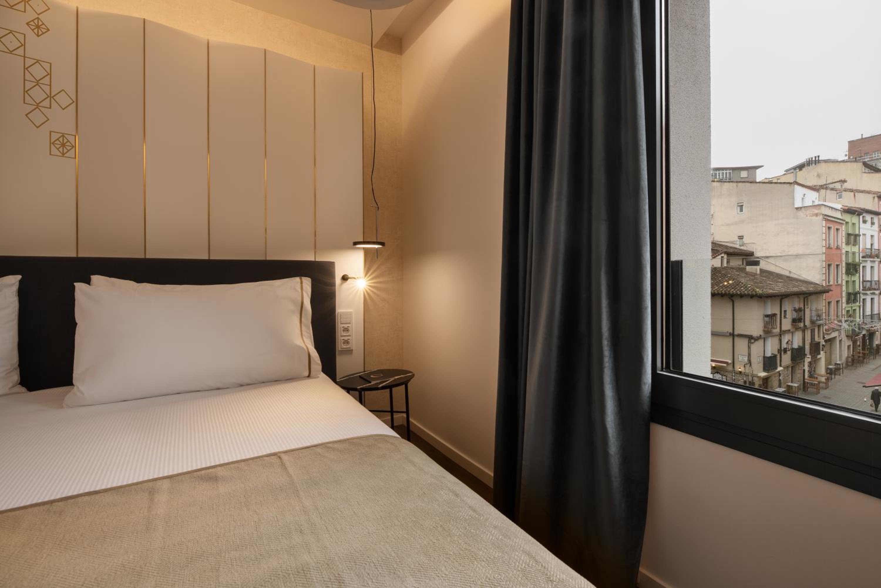Deluxe Room - Photo 1