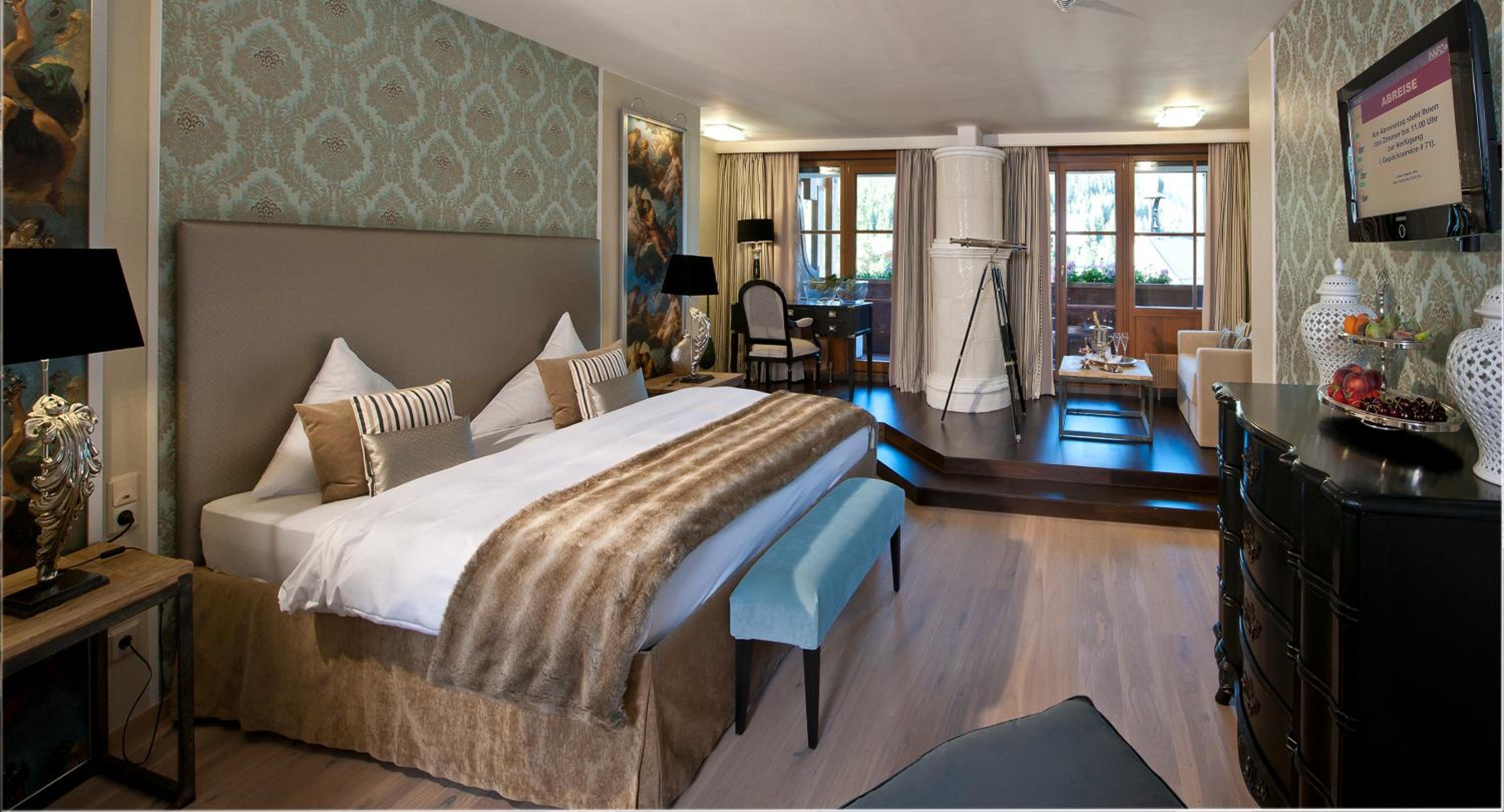 Deluxe Suite
