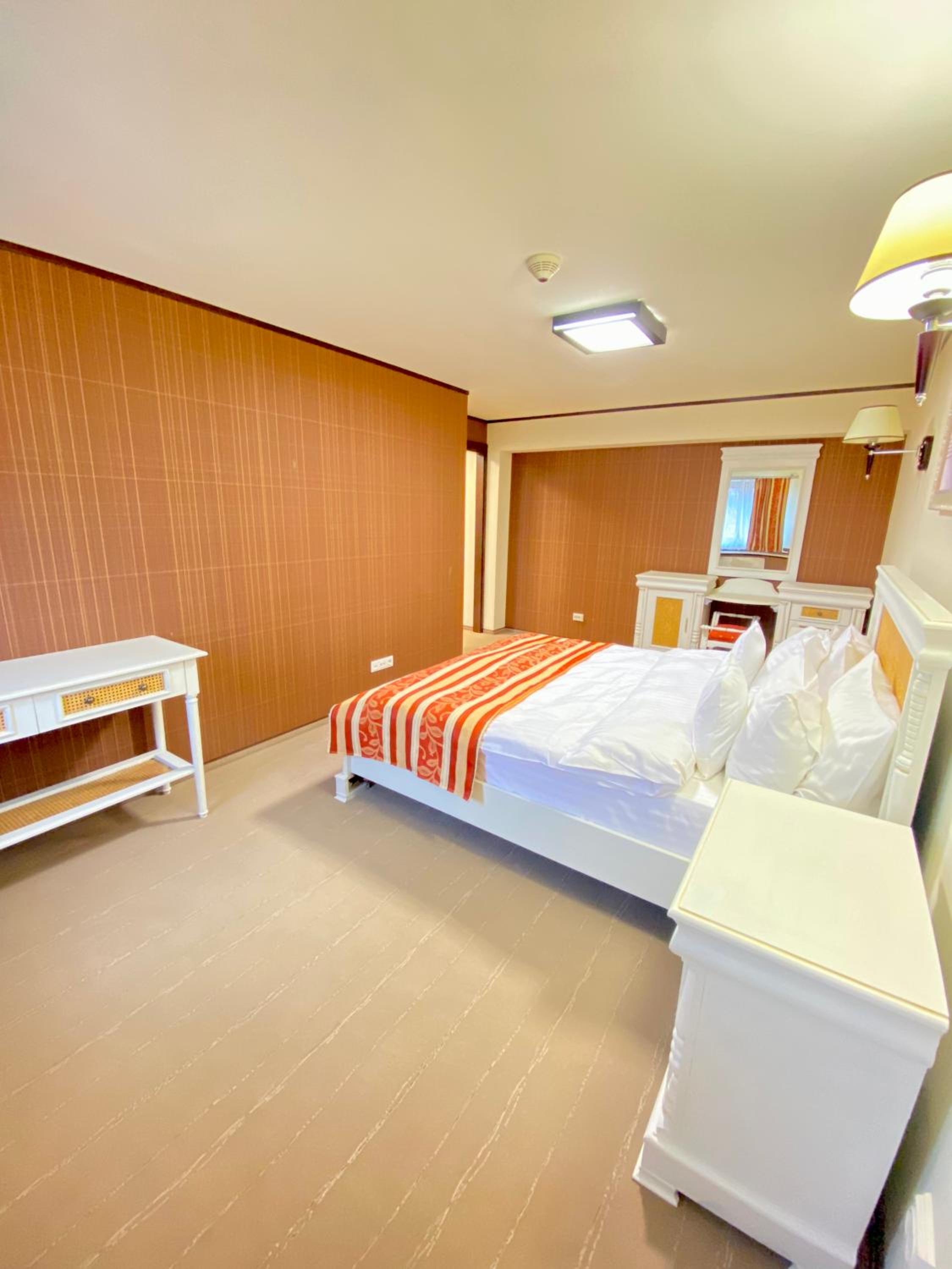 Family Suite - Photo 8