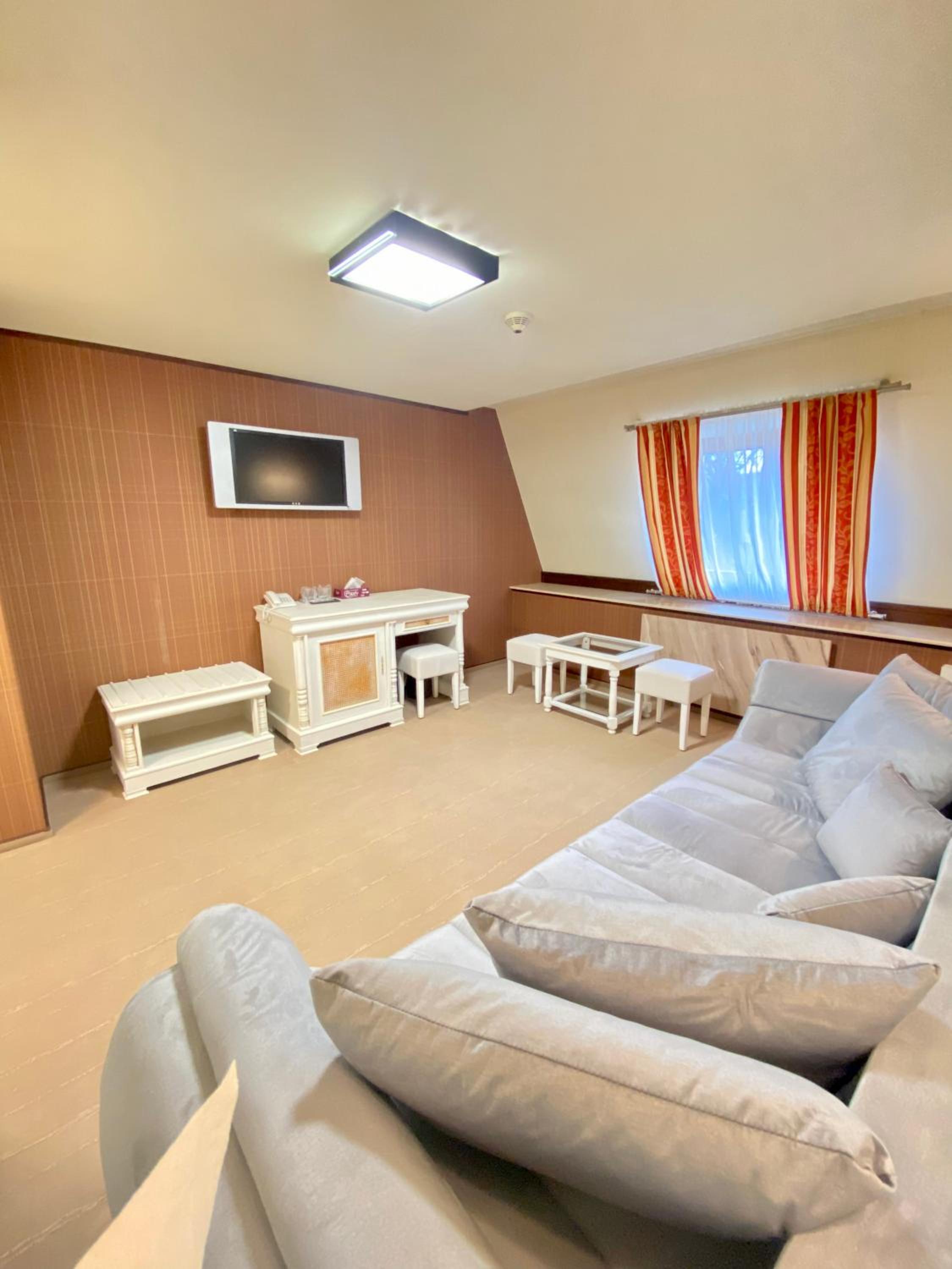 Family Suite - Photo 6