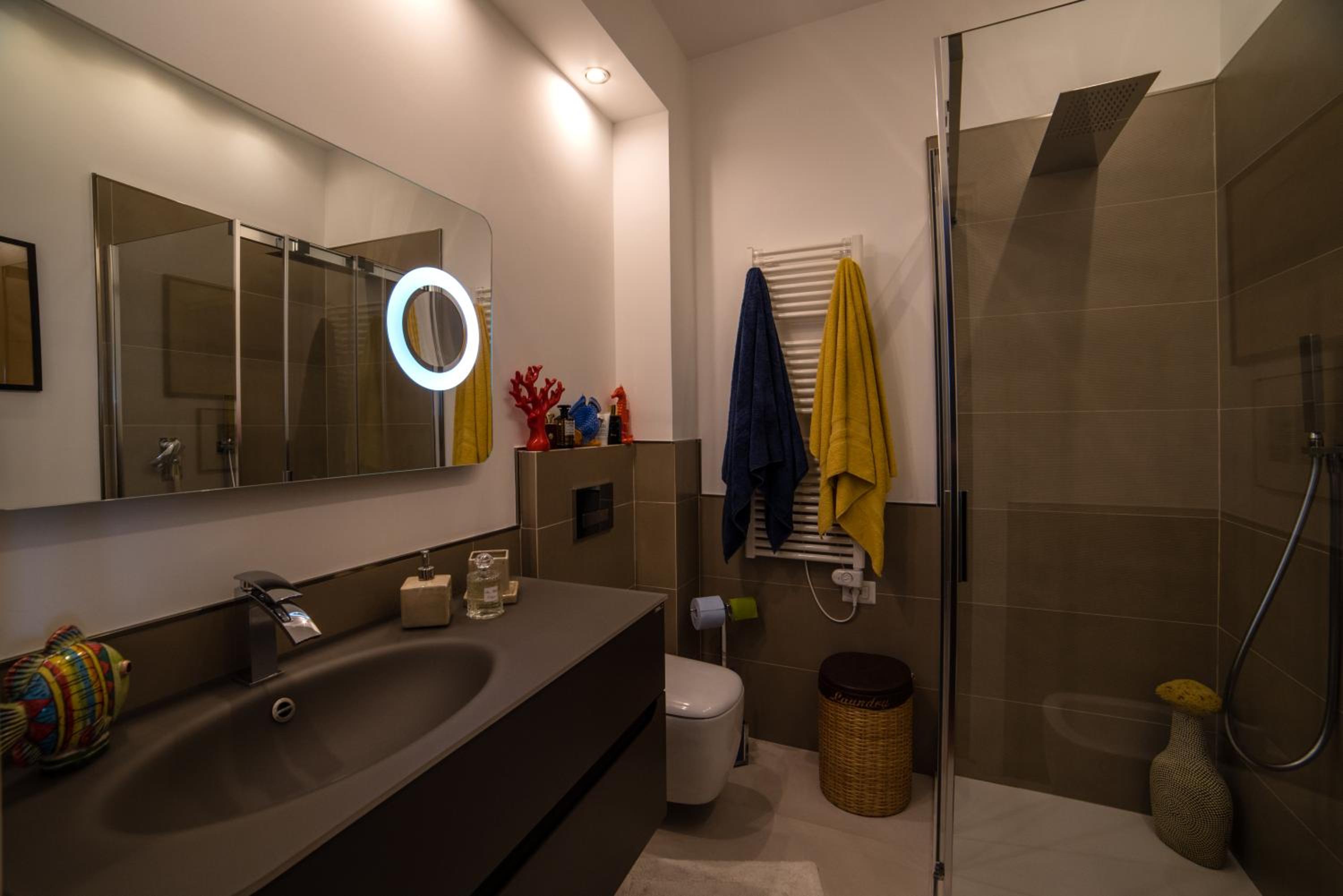 Deluxe Double Room with Shower photo 2