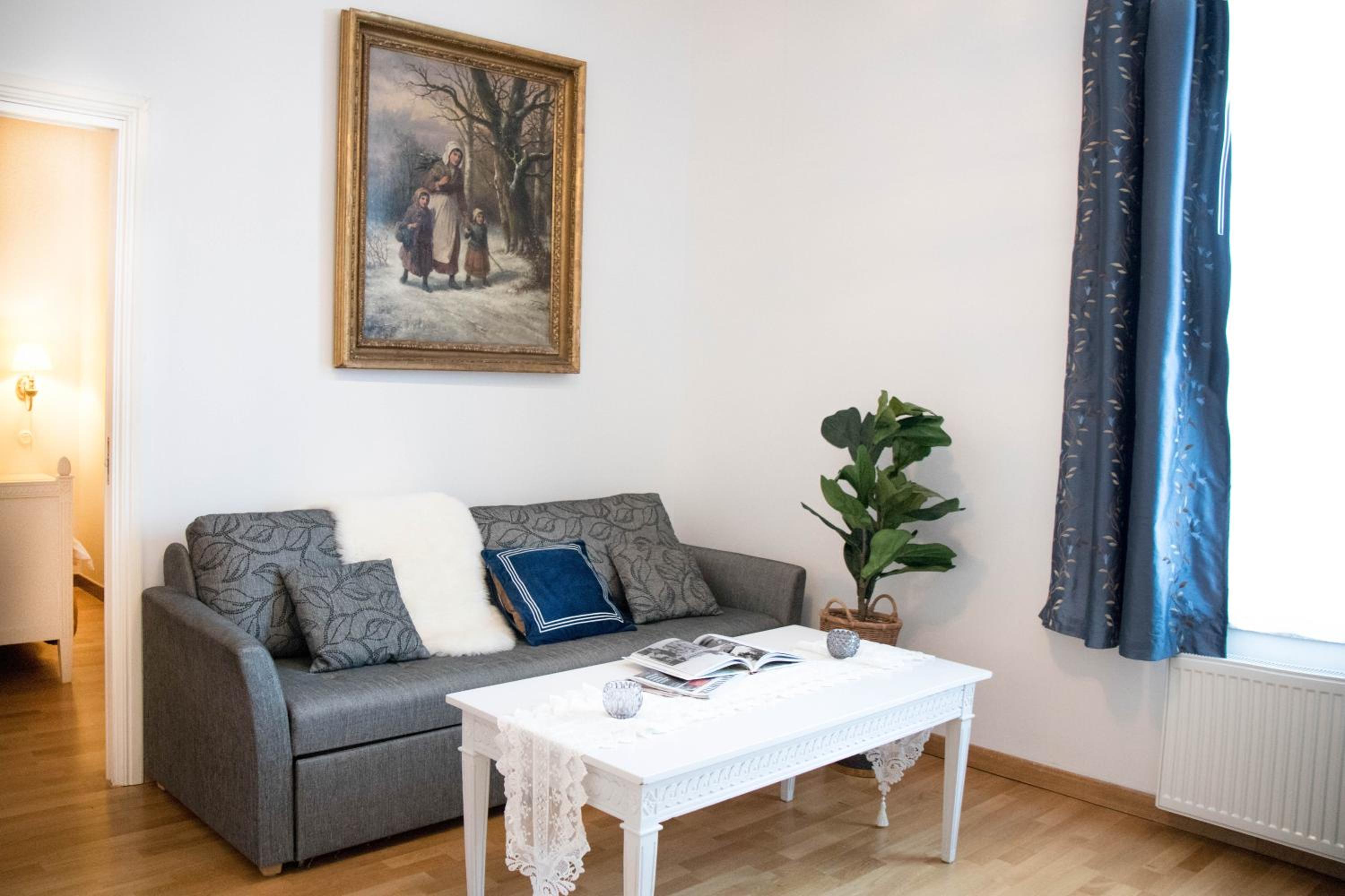 Deluxe Family Room - Photo 3