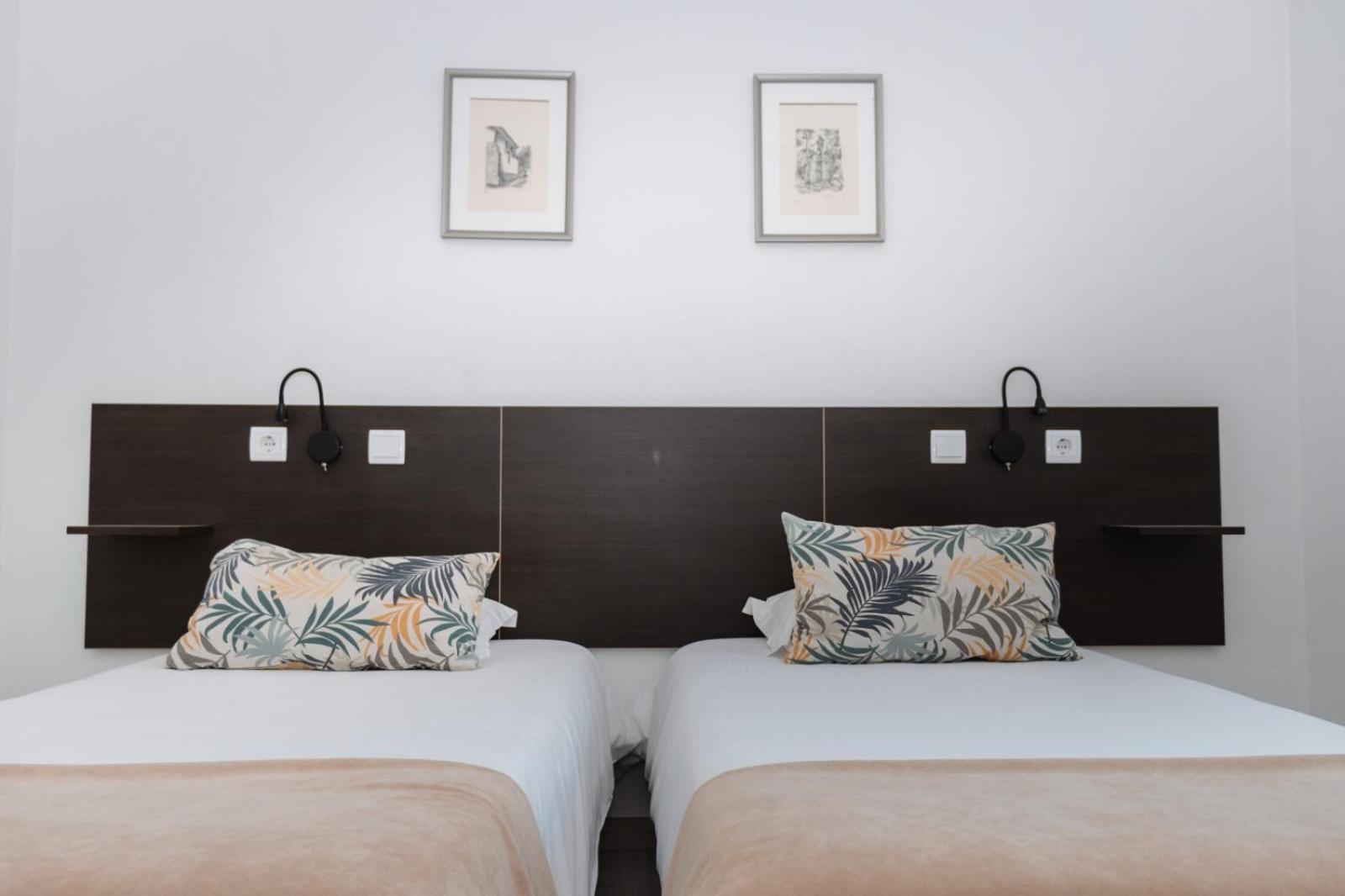 Twin Room - Disability Access - Photo 3
