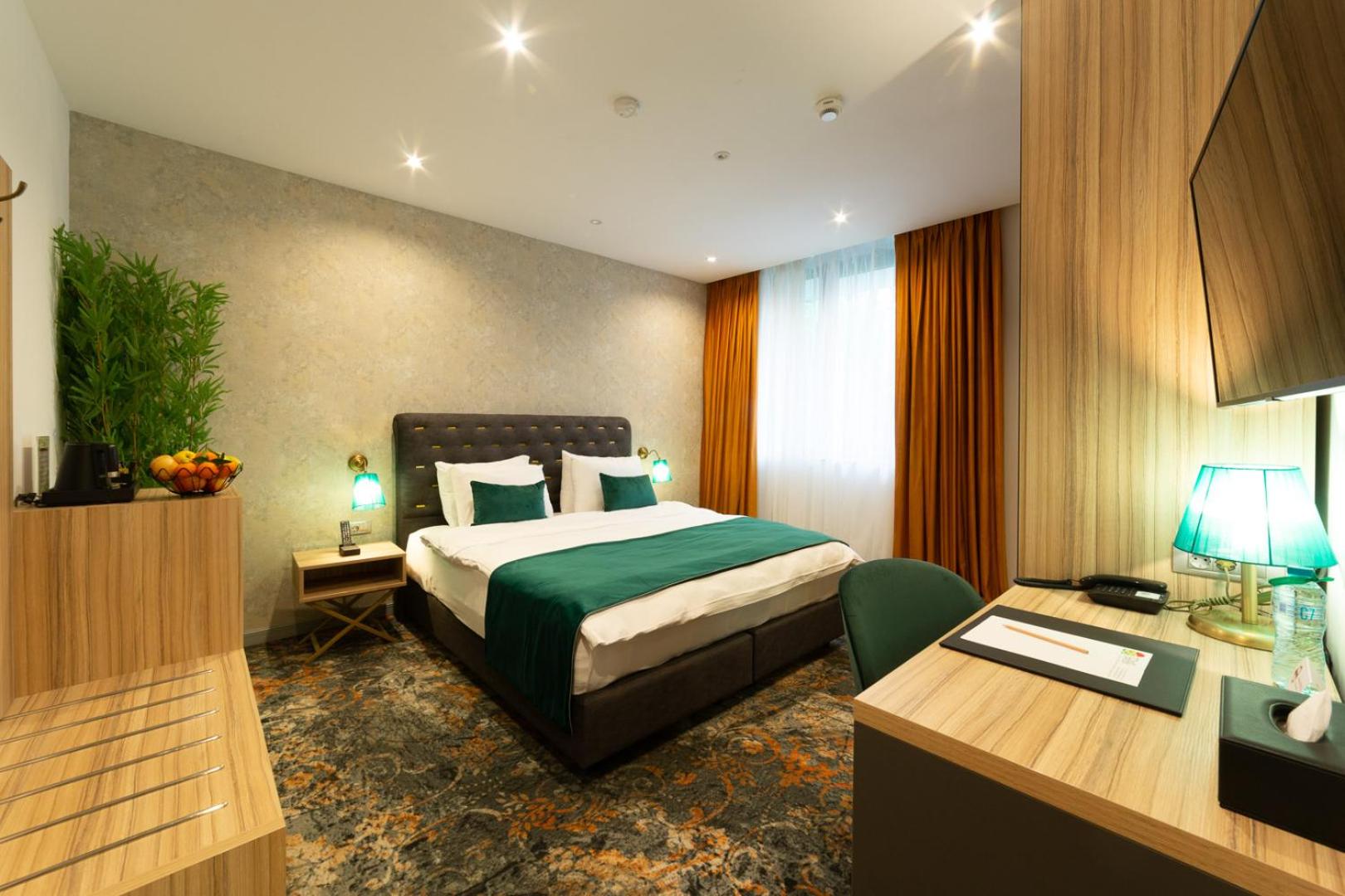 Standard King Room - Photo 28
