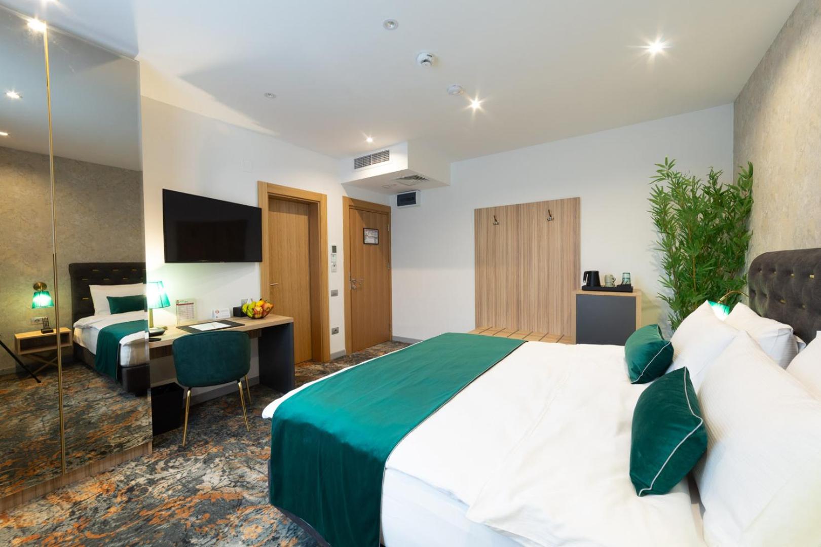 Standard King Room - Photo 2