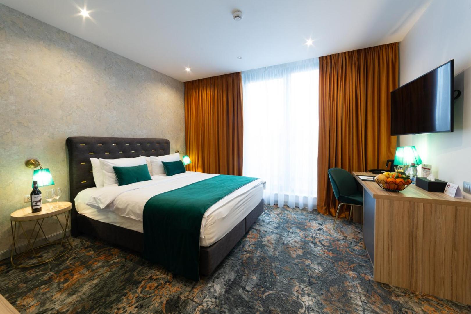 Queen Room - Photo 20