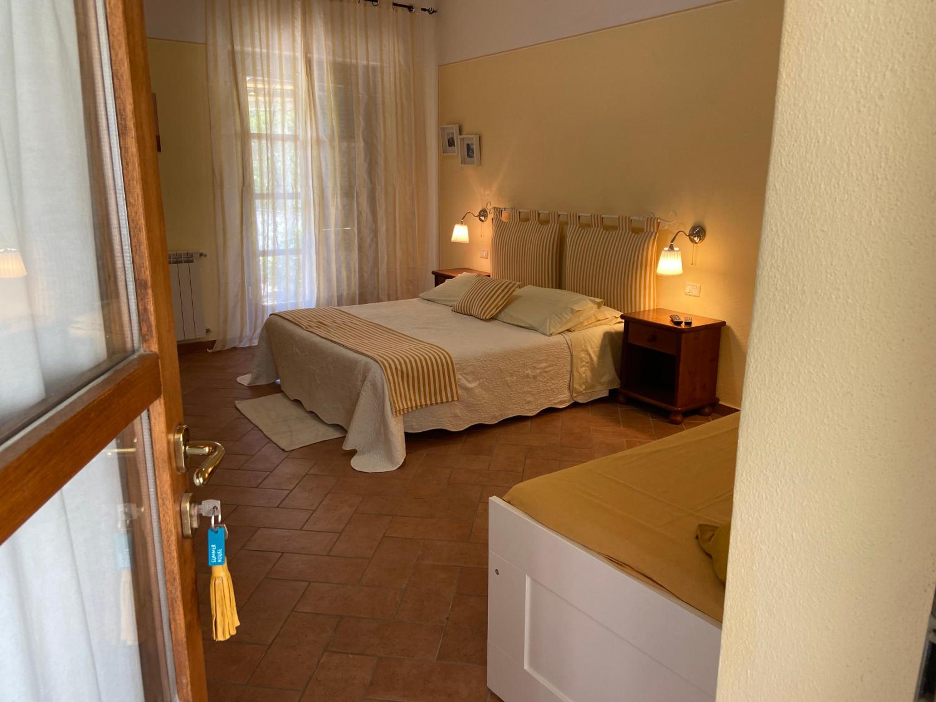 Large Double Room photo 2