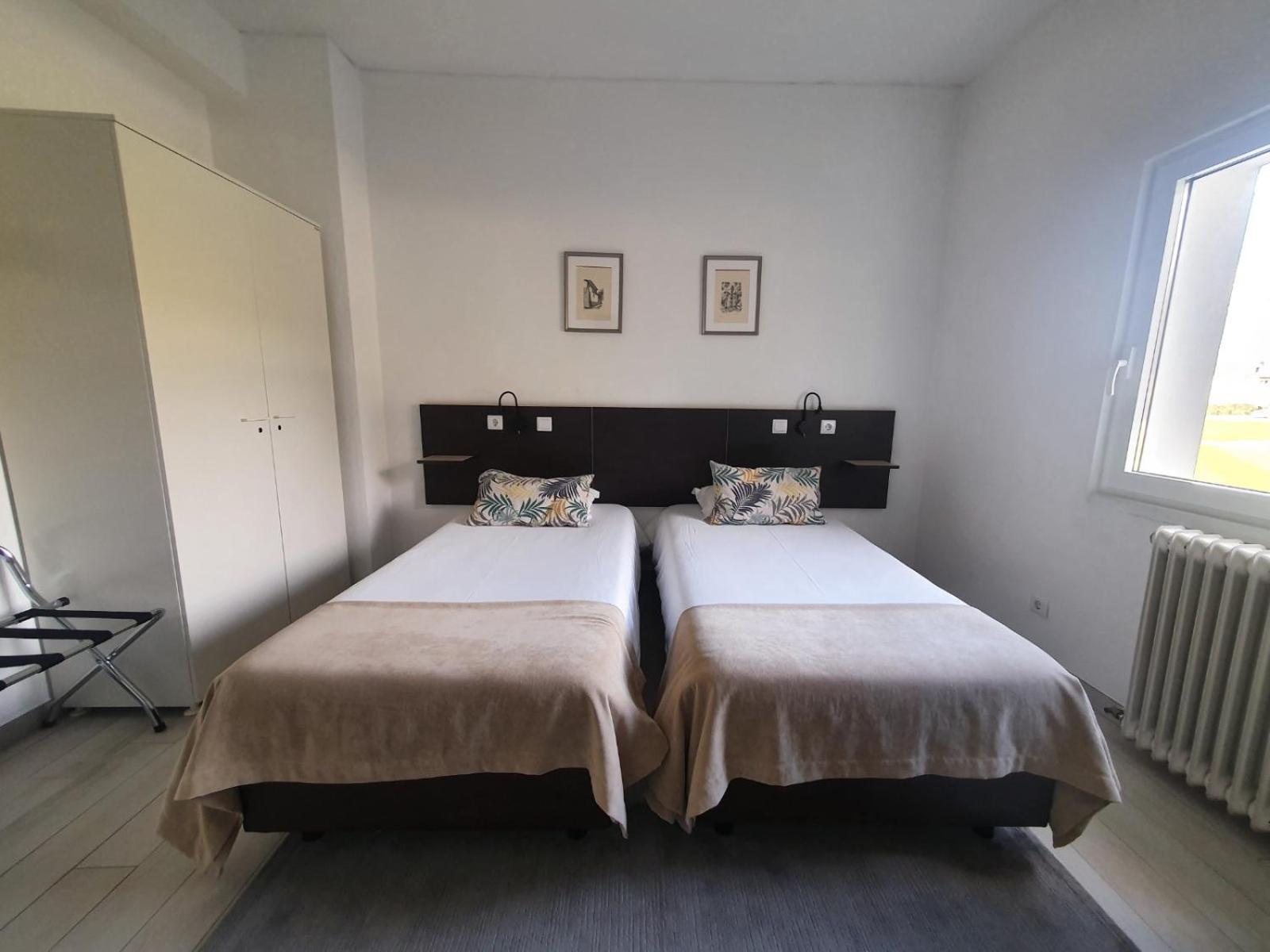 Twin Room - Disability Access - Photo 5