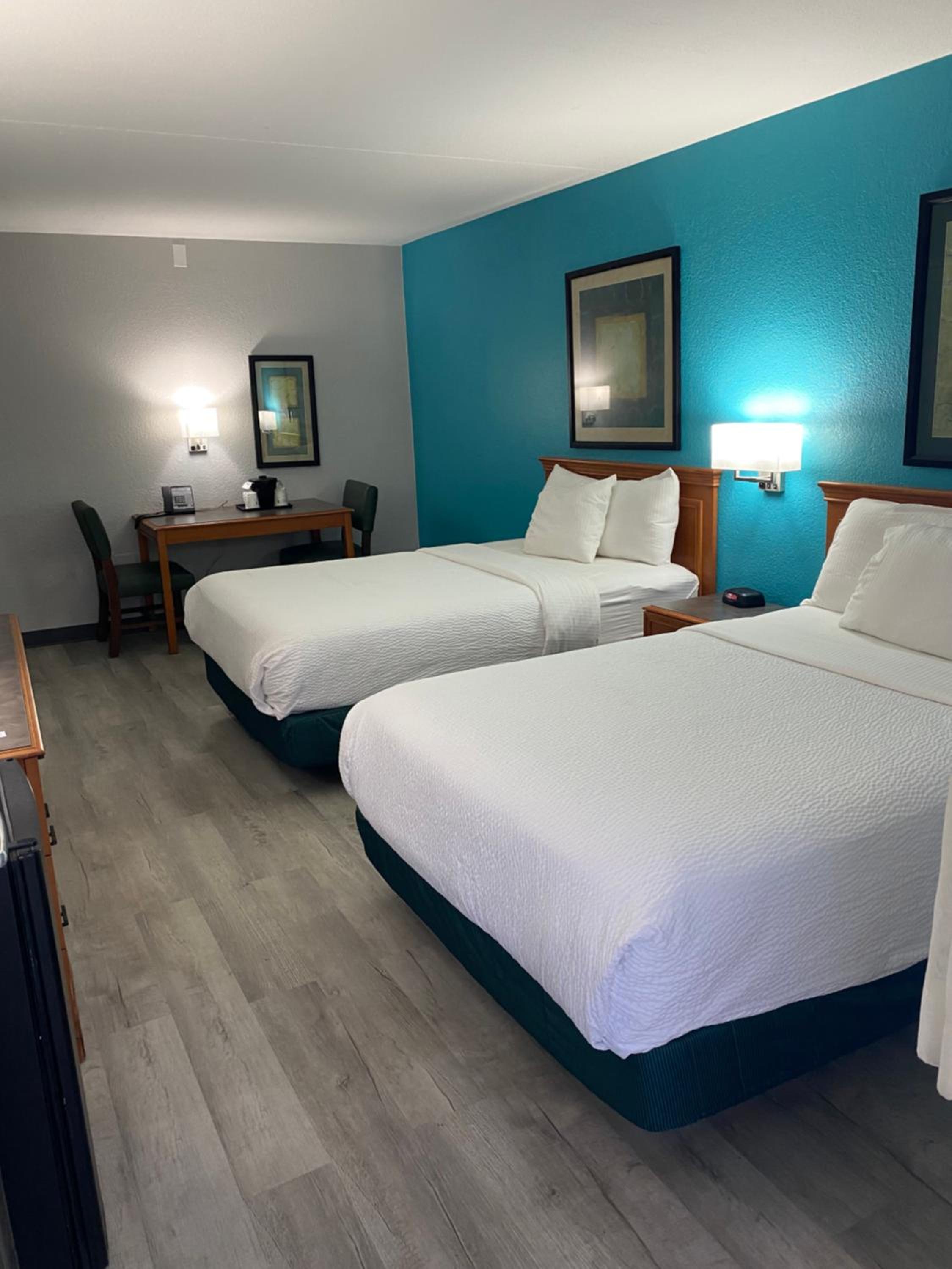 Deluxe Double Room with Two Double Beds - Non-Smoking - Photo 1