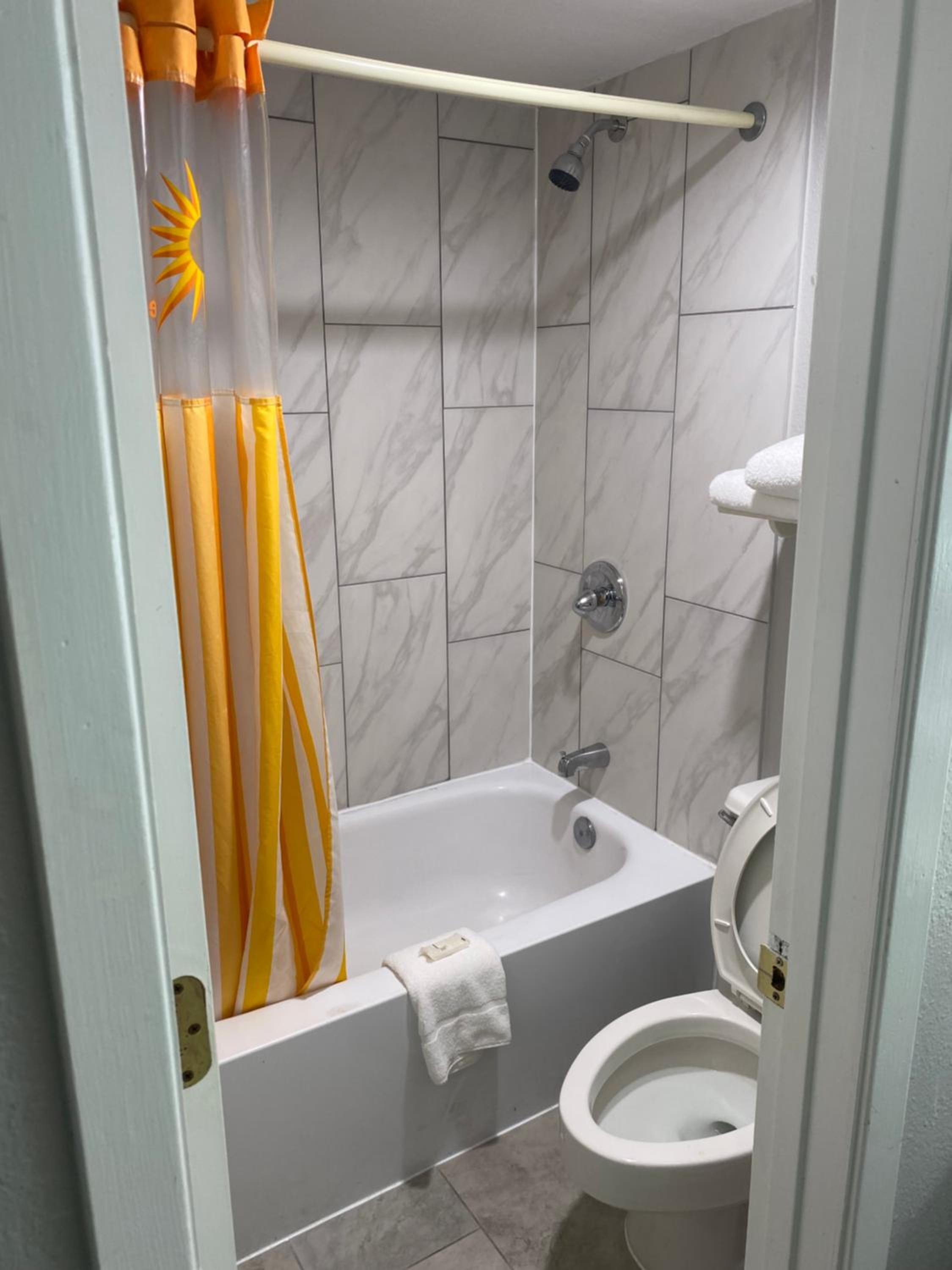 Deluxe Double Room with Two Double Beds - Non-Smoking - Photo 3