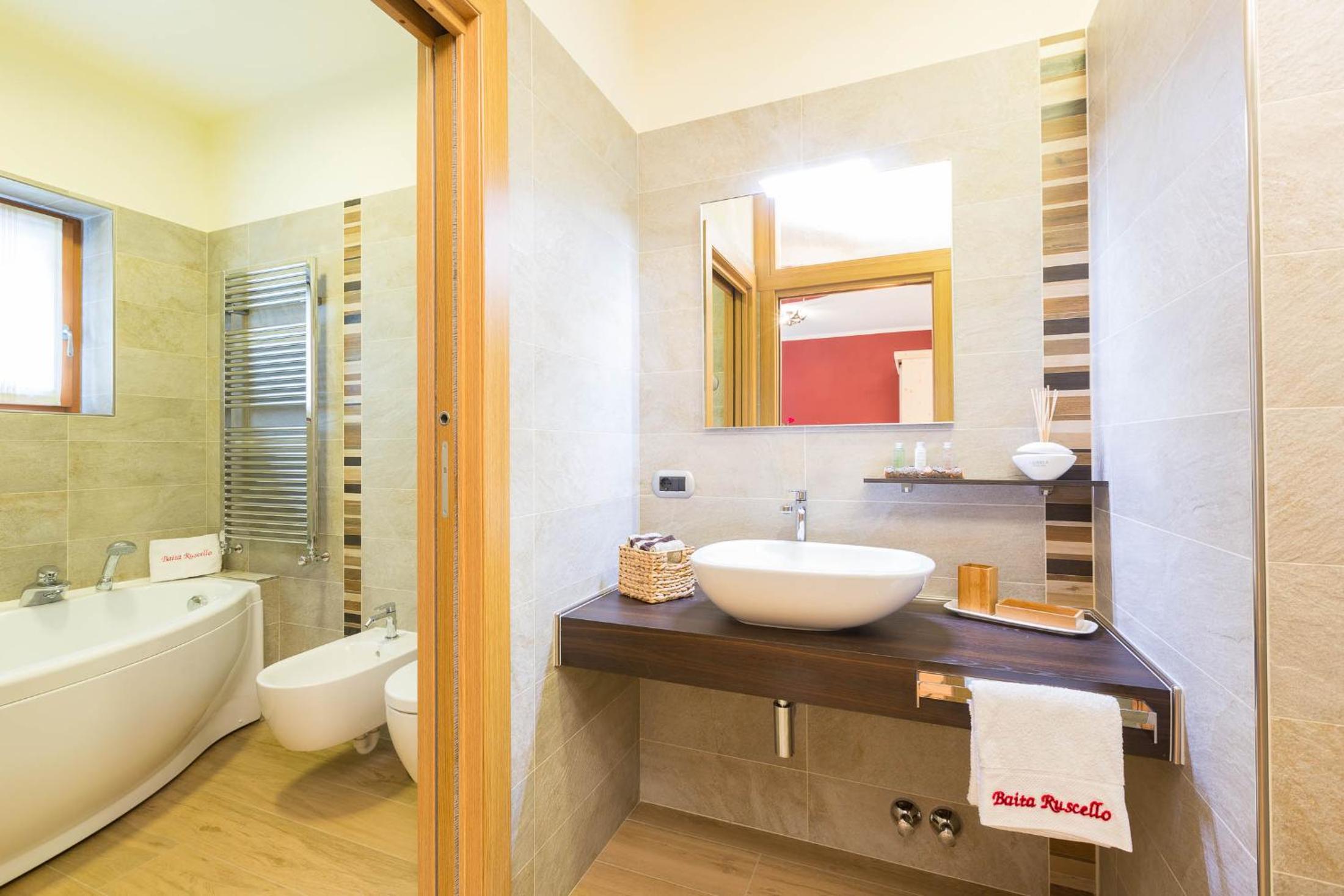 Studio with Spa Bath photo 3