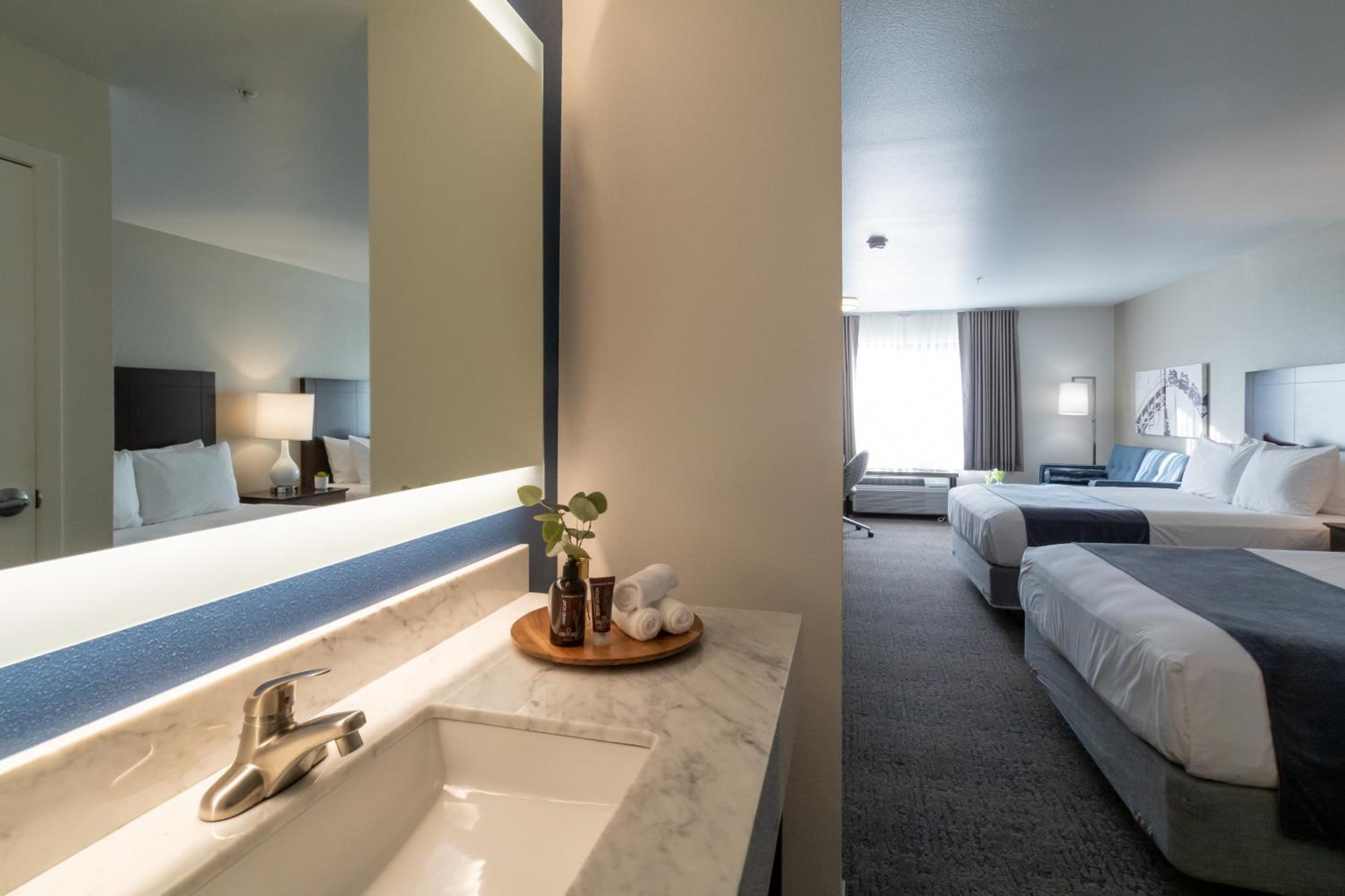 2 Queen Suite - Photo 4