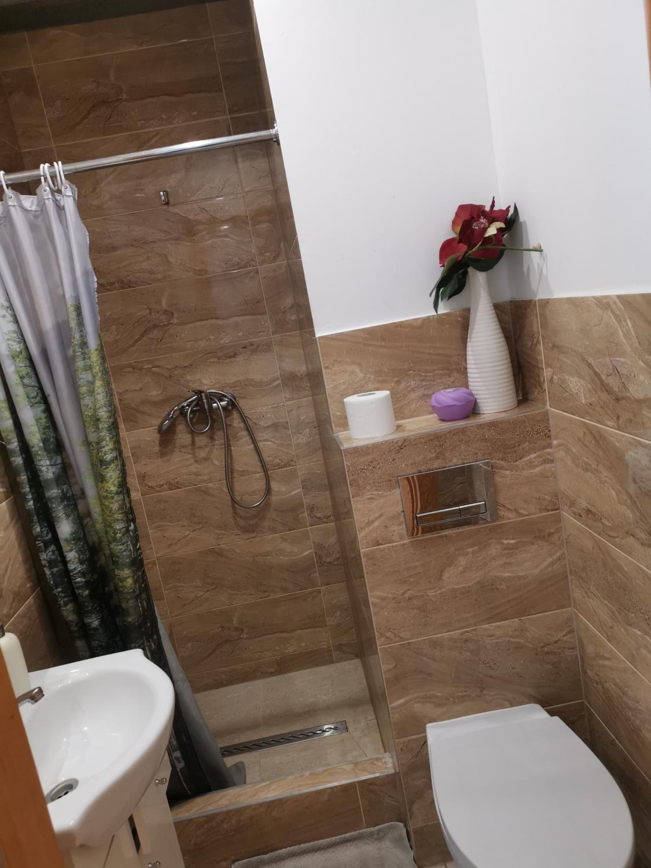 Triple Room with Private Bathroom - Photo 1