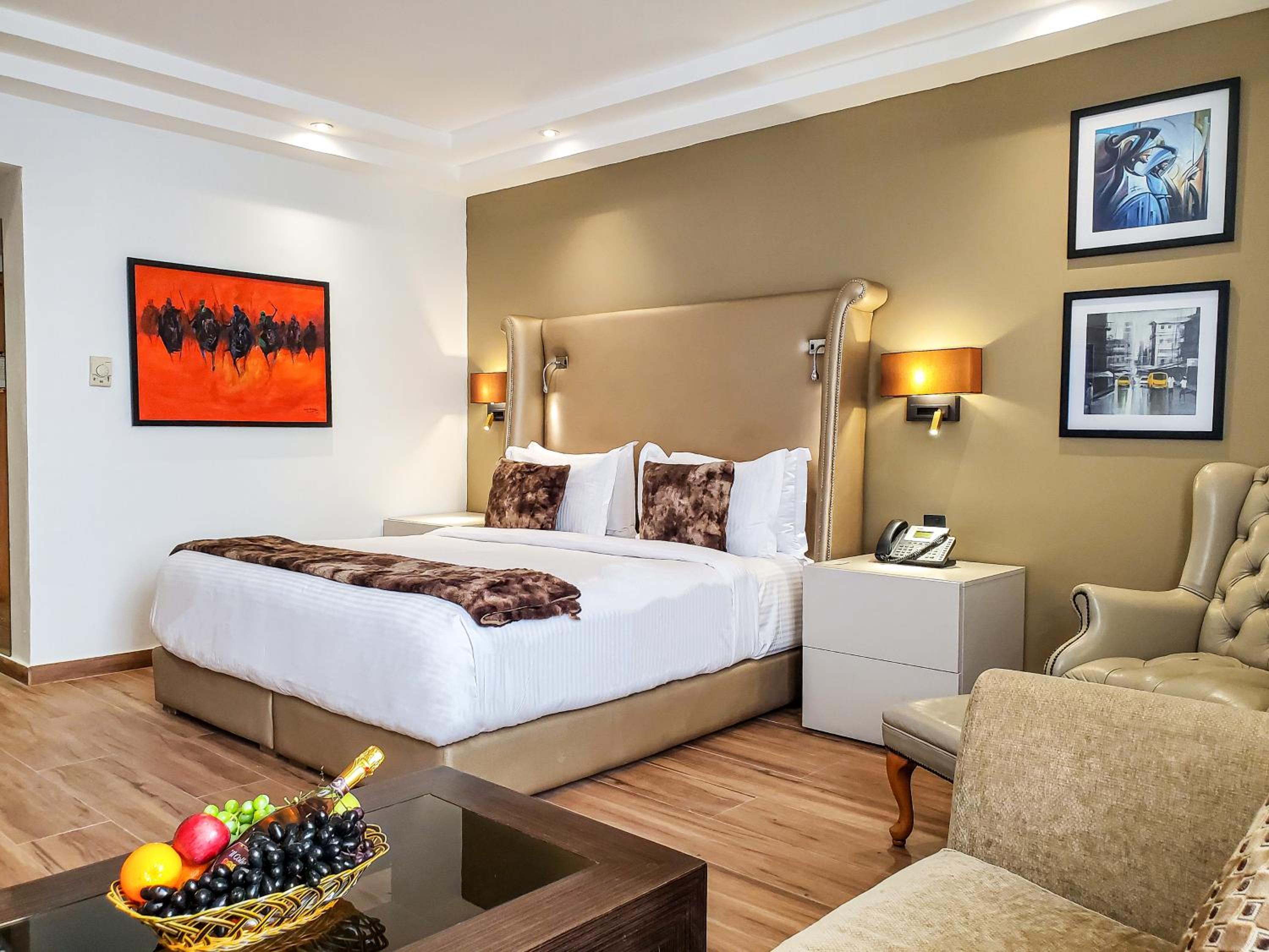Deluxe King Room - Photo 6