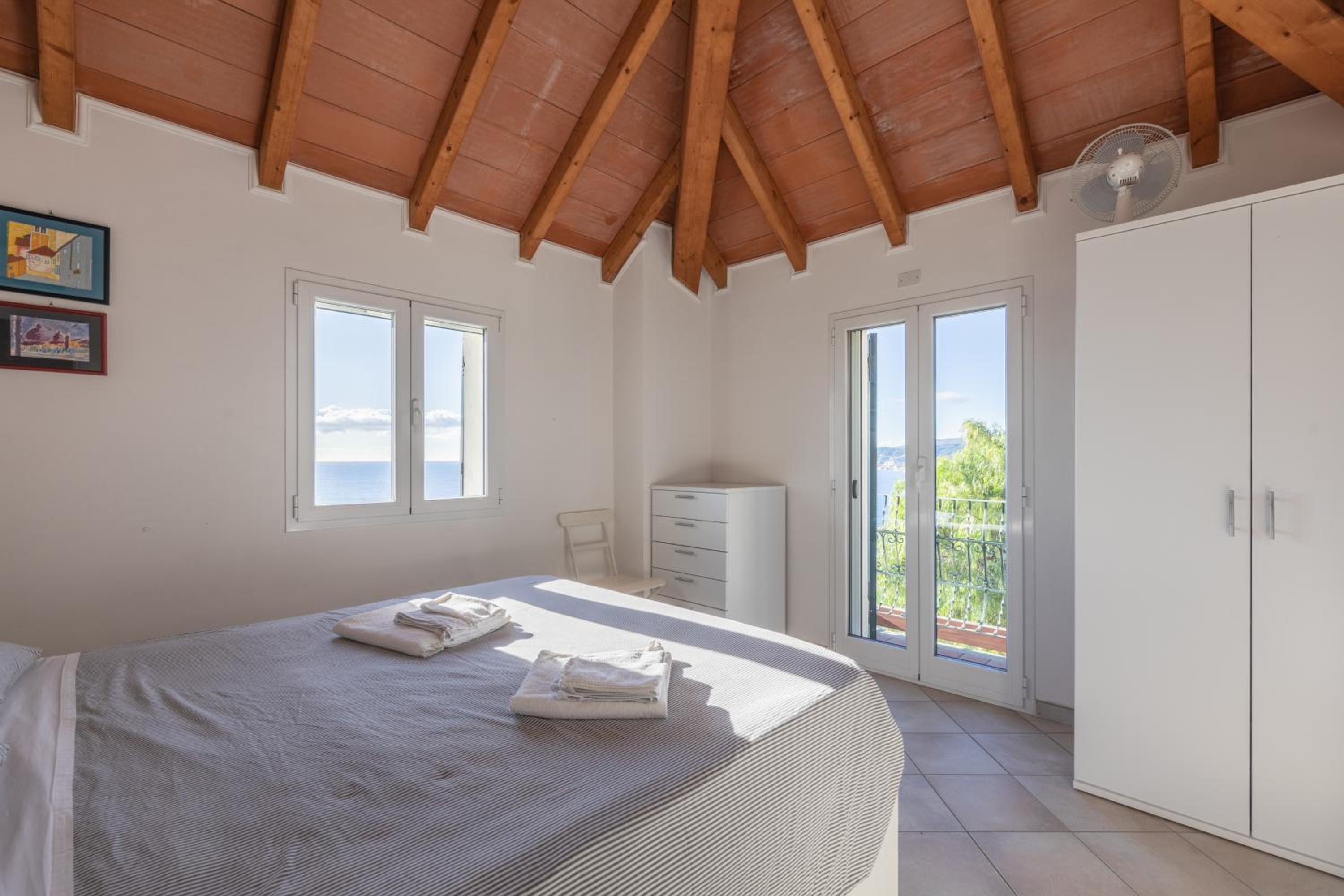 Apartment with Sea View - Photo 31