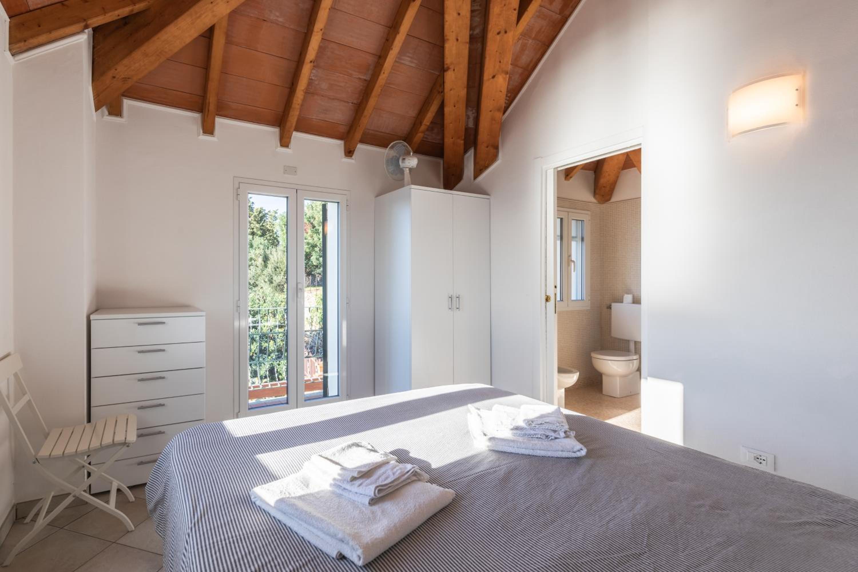Apartment with Sea View - Photo 30