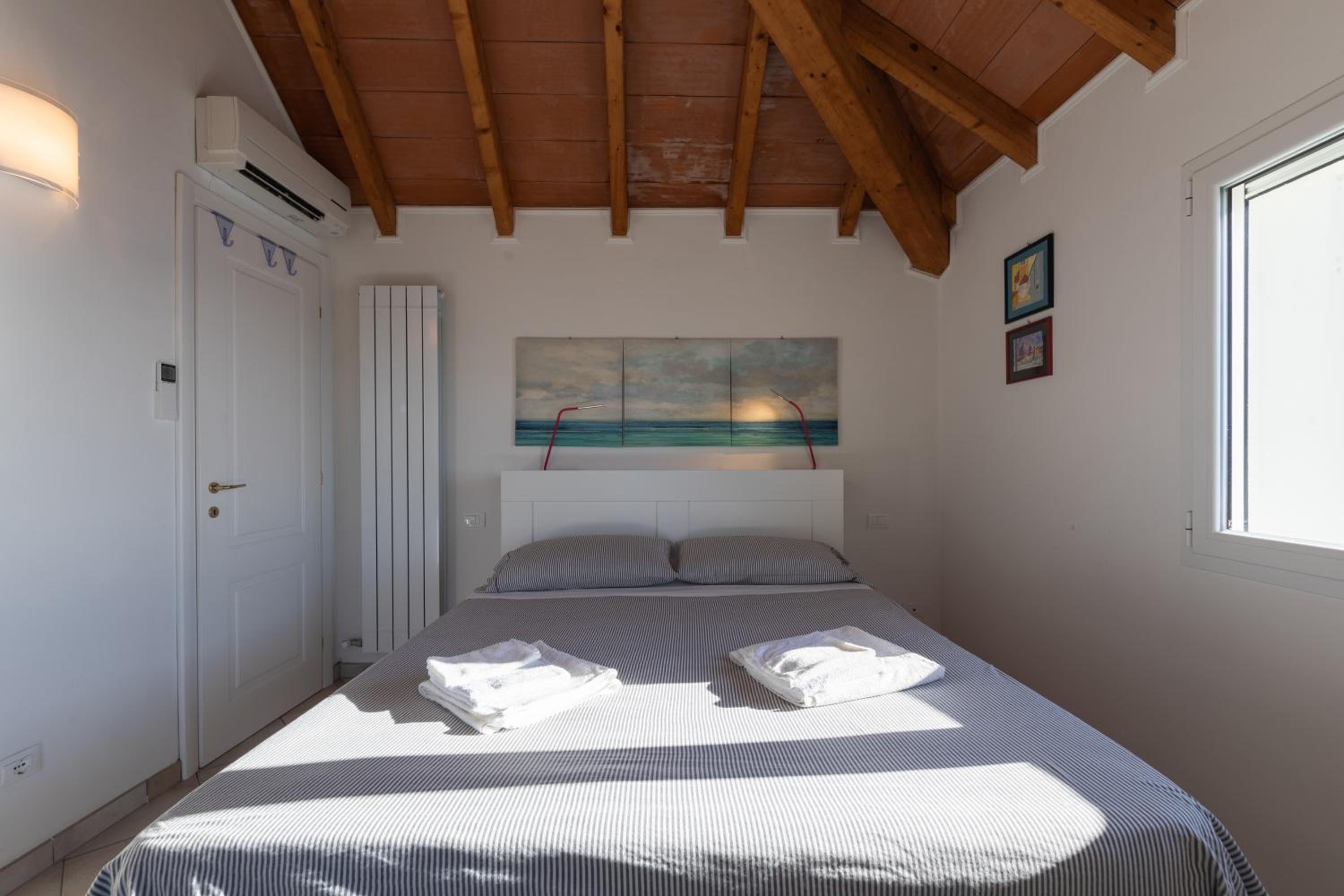 Apartment with Sea View - Photo 29