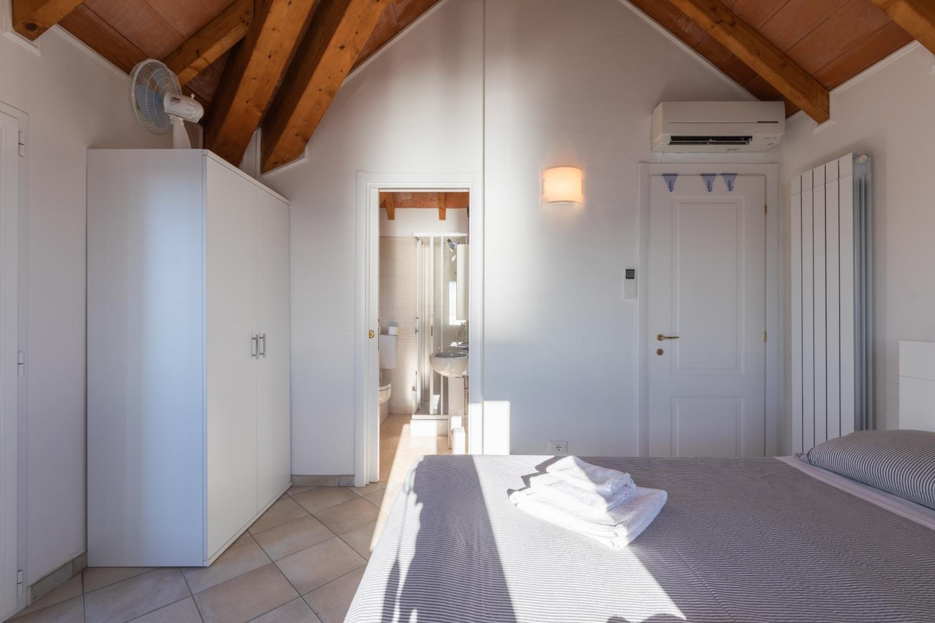 Apartment with Sea View - Photo 39