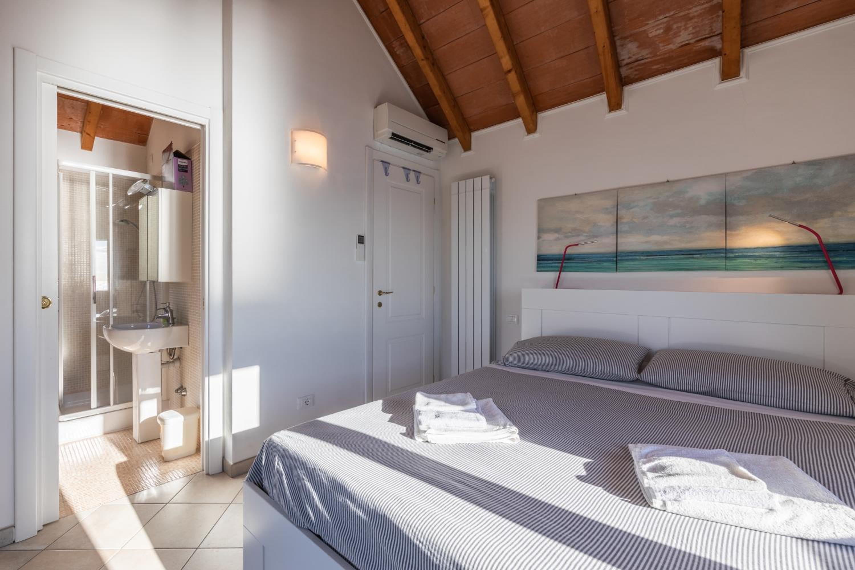 Apartment with Sea View - Photo 28