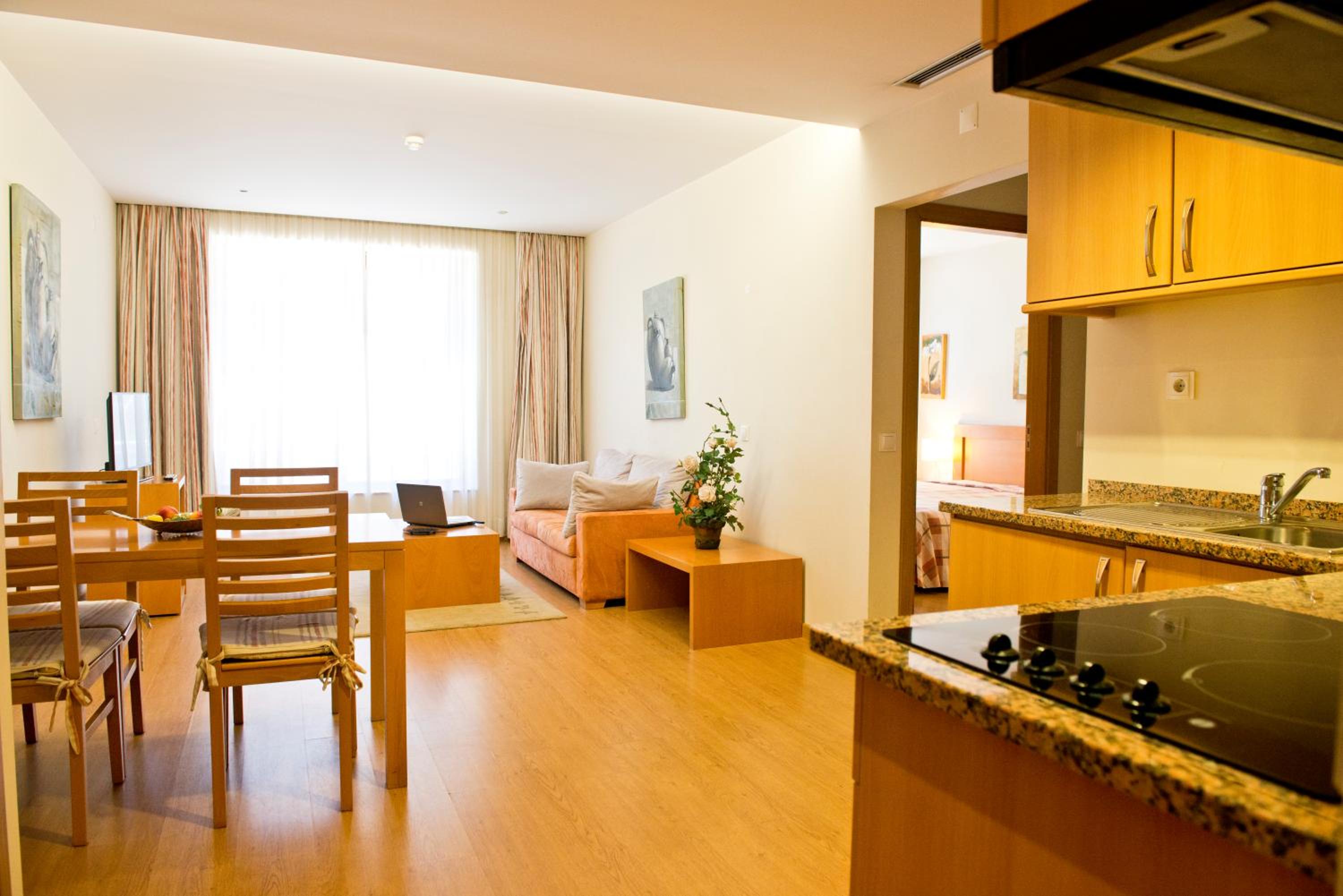 Two-Bedroom Apartment (5 Adults)