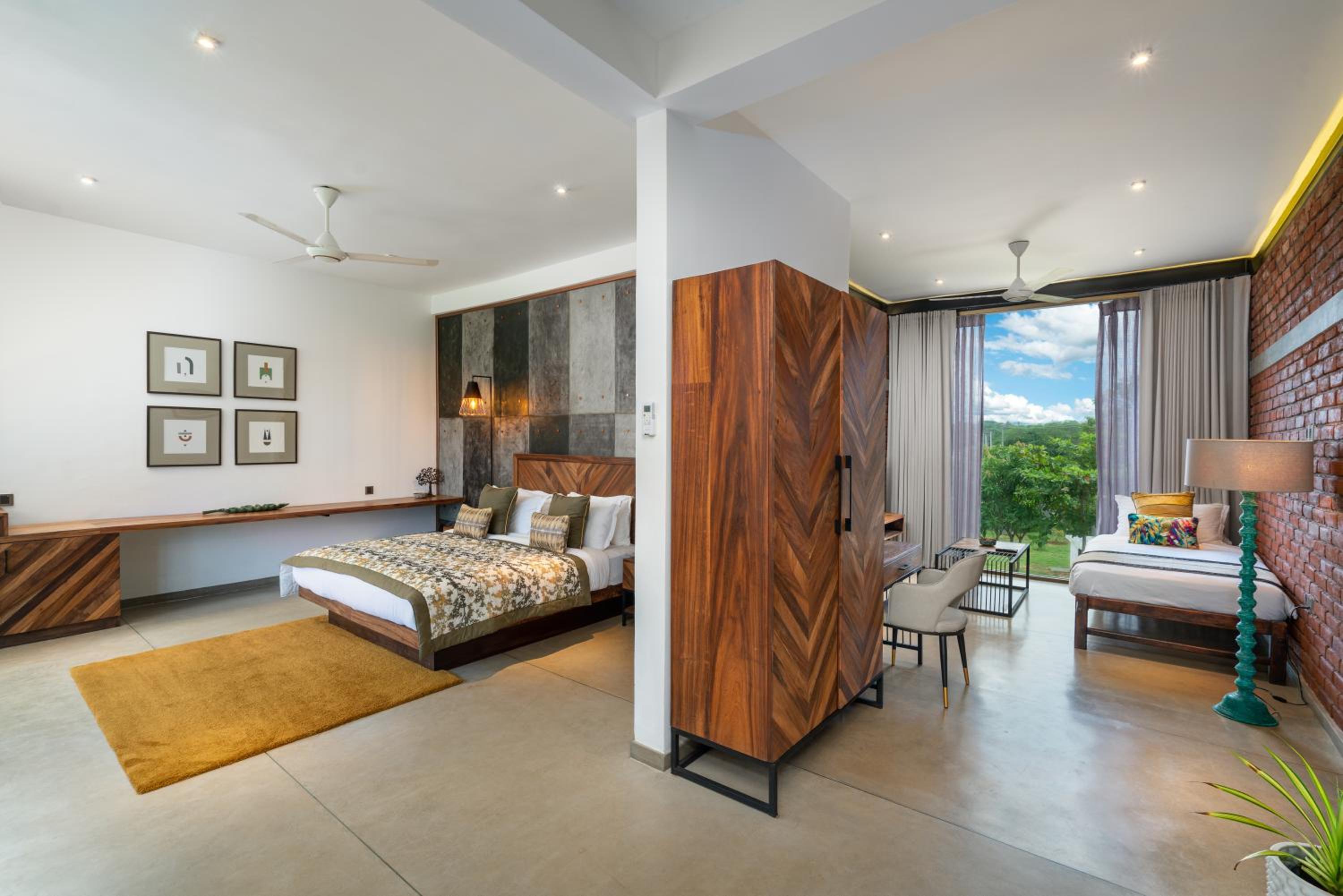 Deluxe King Suite