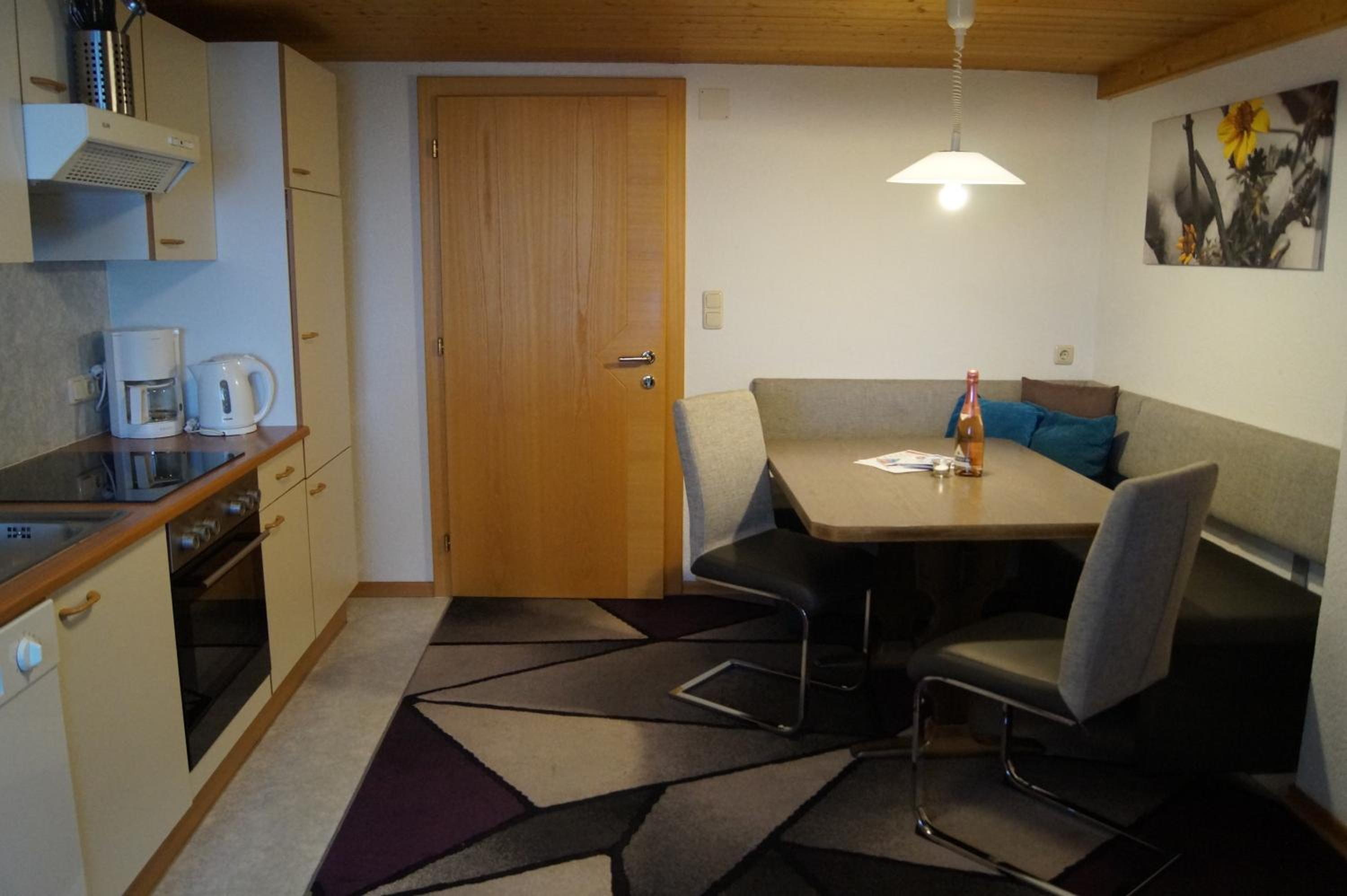 Apartment photo 2
