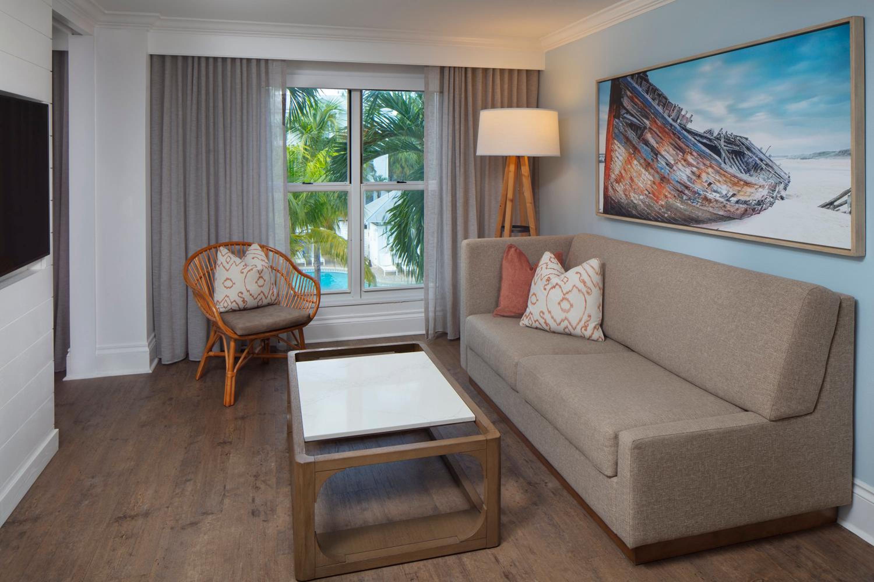 King Suite with Pool View