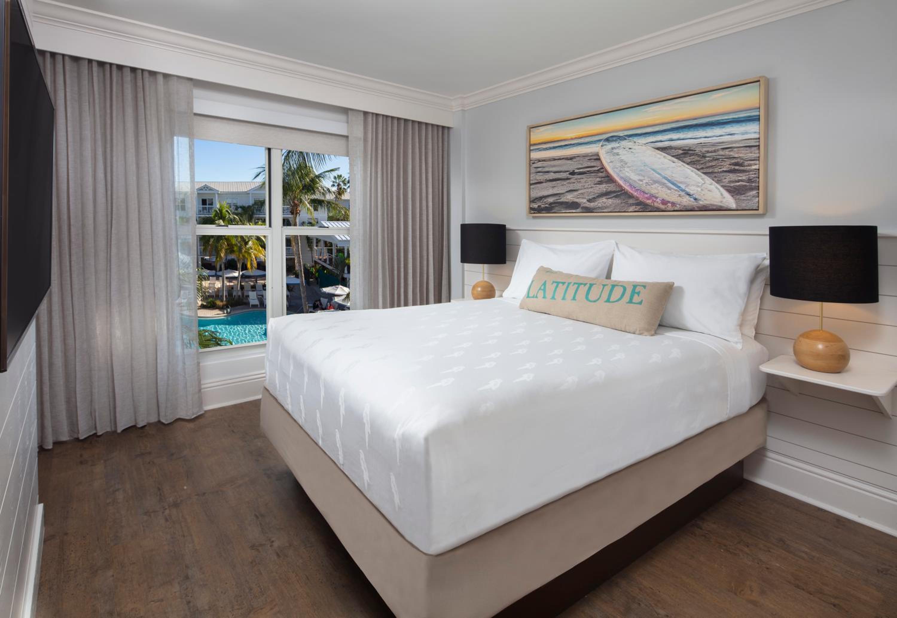 King Suite with Pool View