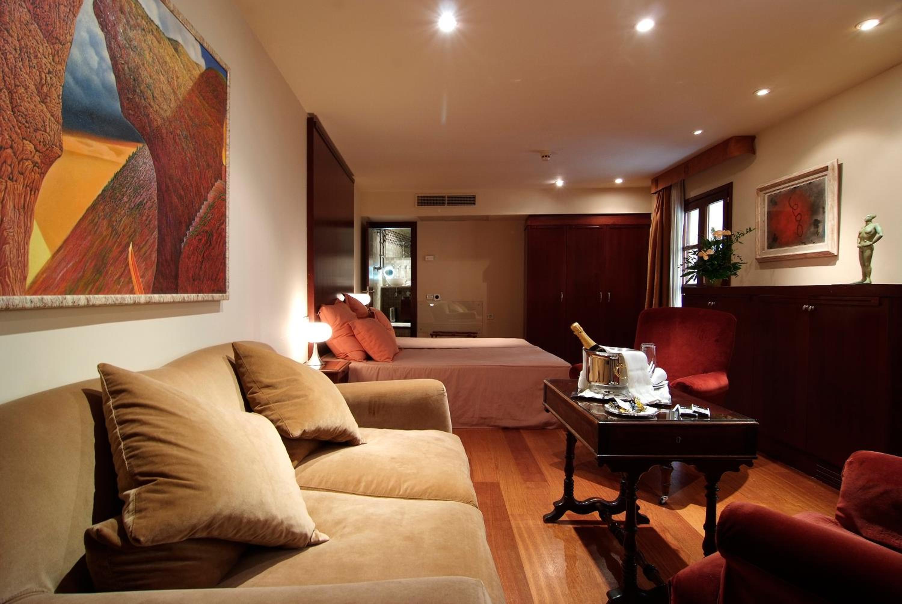 Junior Suite thumbnail 5