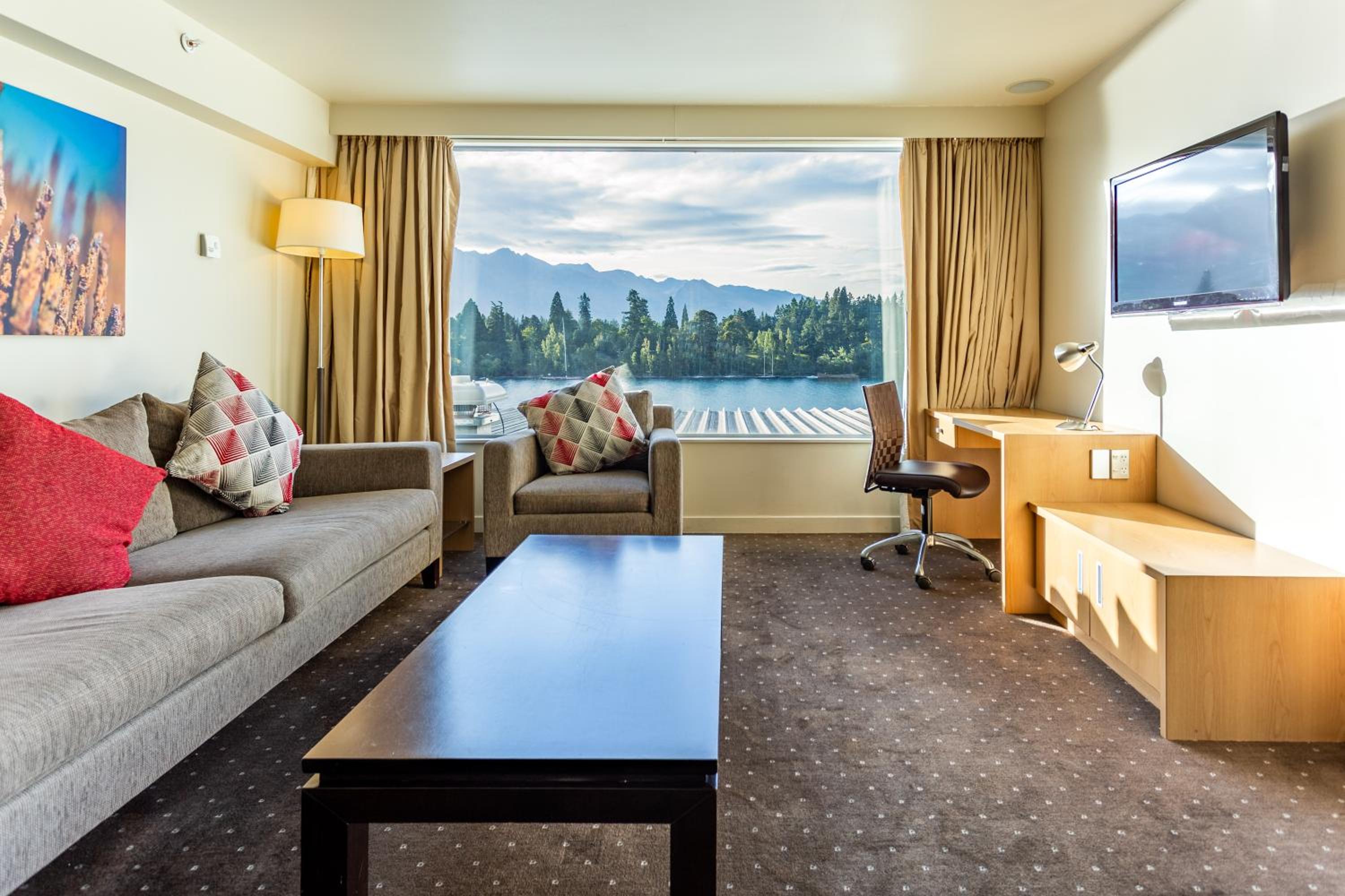 One-Bedroom King Suite with Lake View - Photo 1
