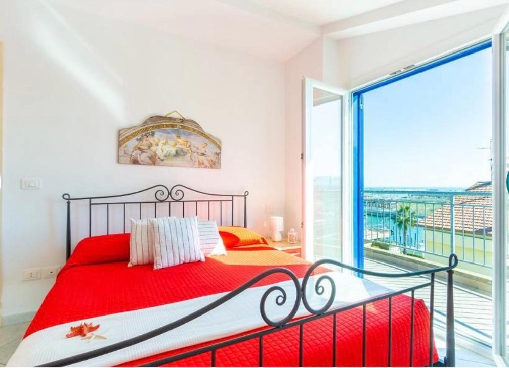 Two-Bedroom Apartment with Terrace and Sea View photo 3