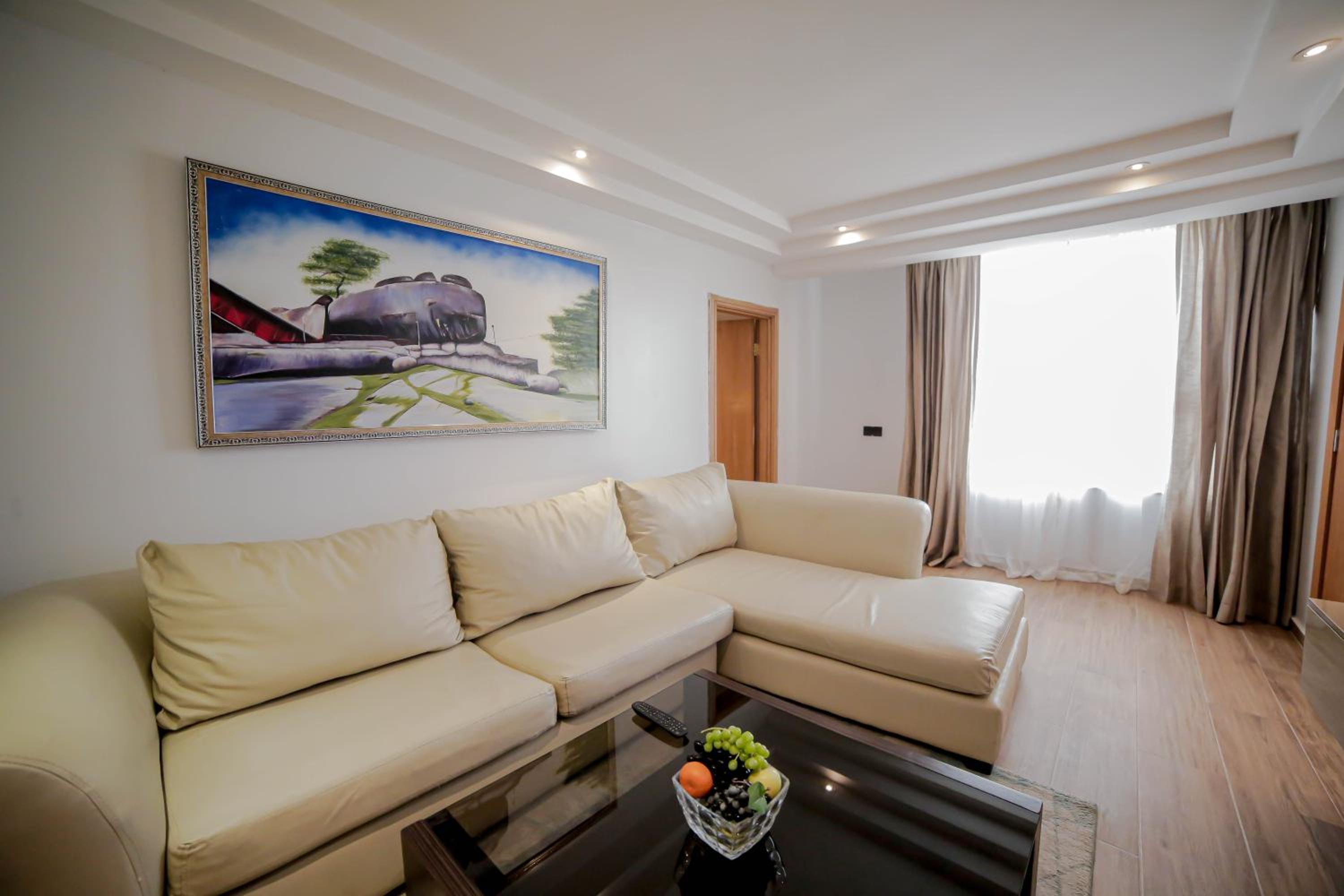 Deluxe Suite - Photo 4