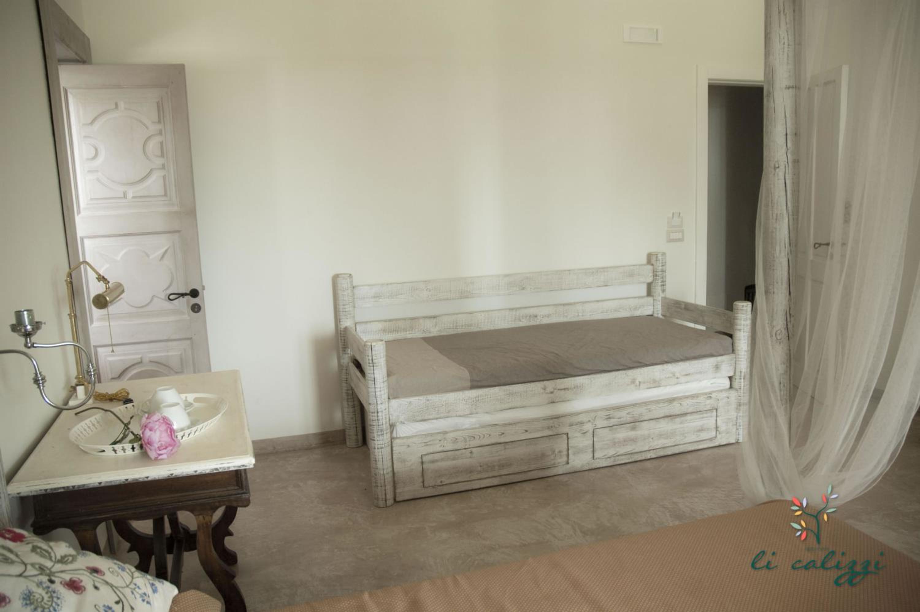 Deluxe Double Room with Extra Bed - Photo 4