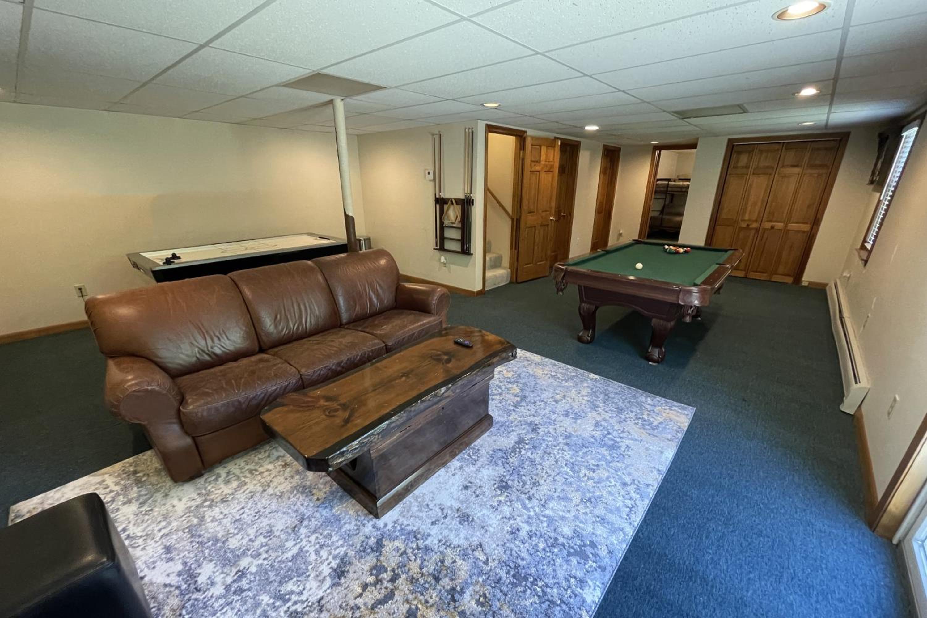 Four-Bedroom House photo 3