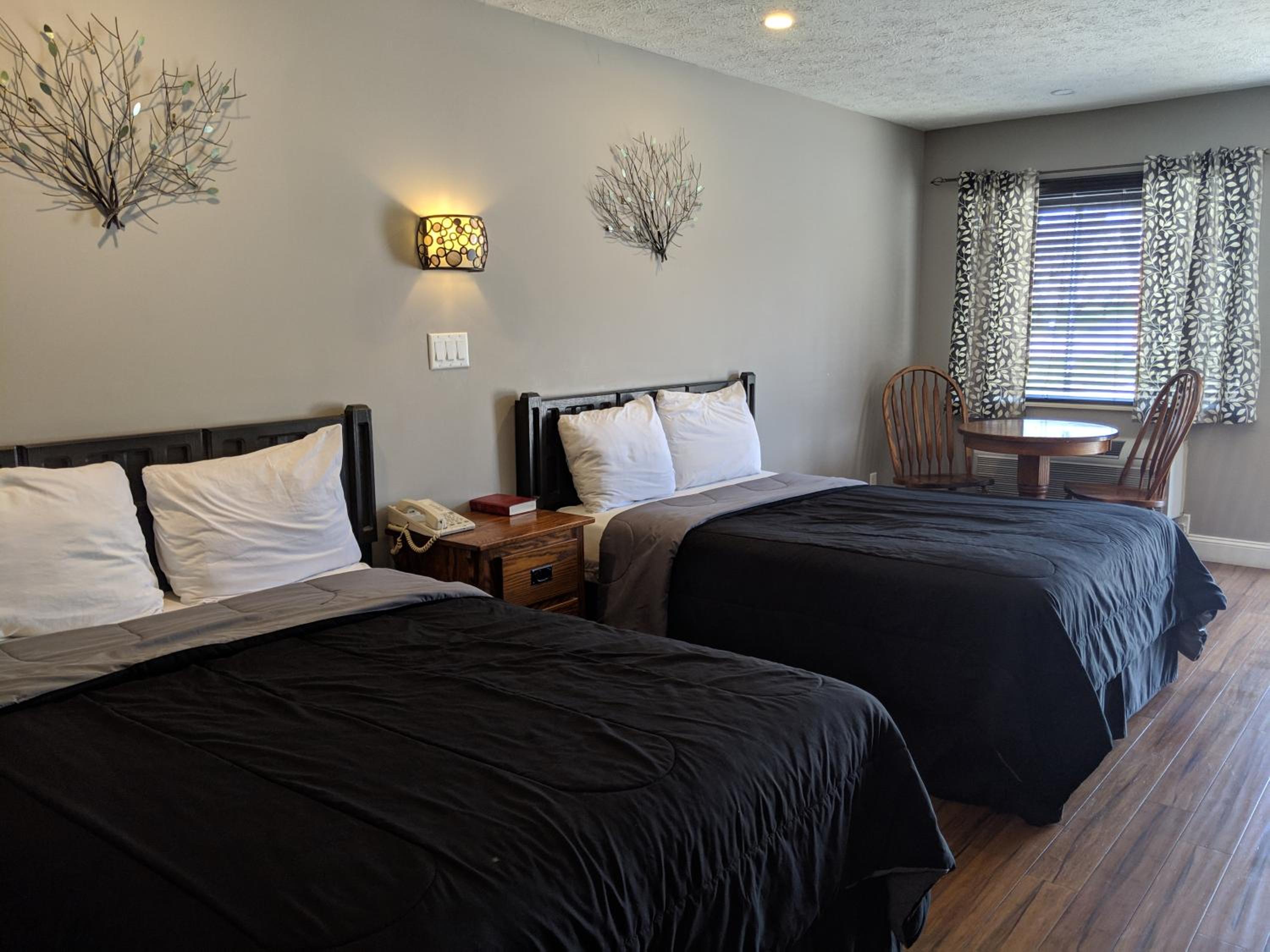 Standard Double Room with Two Double Beds photo 1