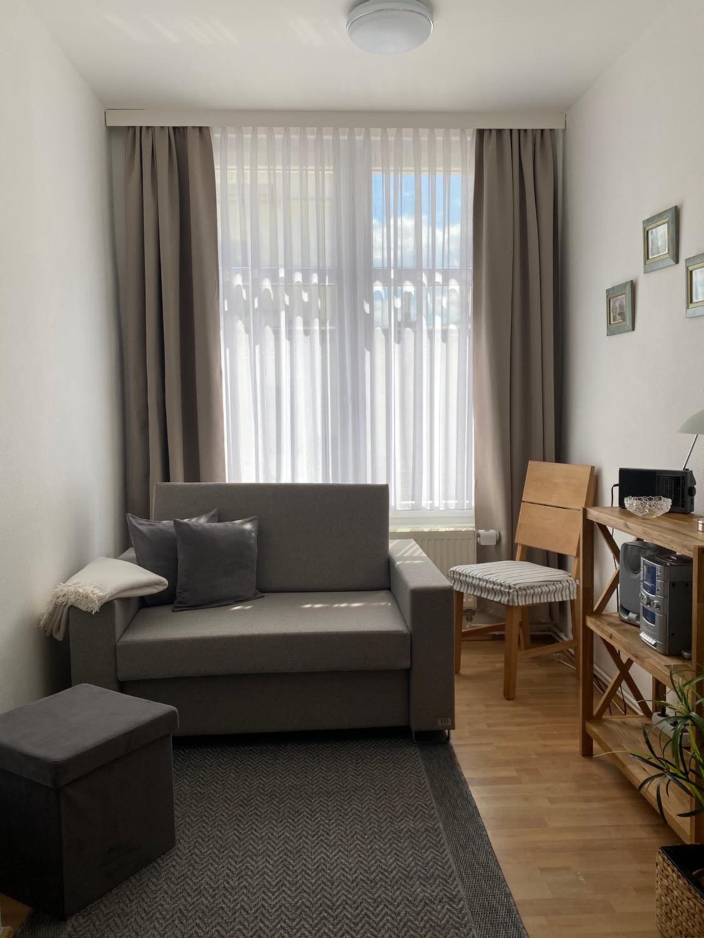 One-Bedroom Apartment photo 1