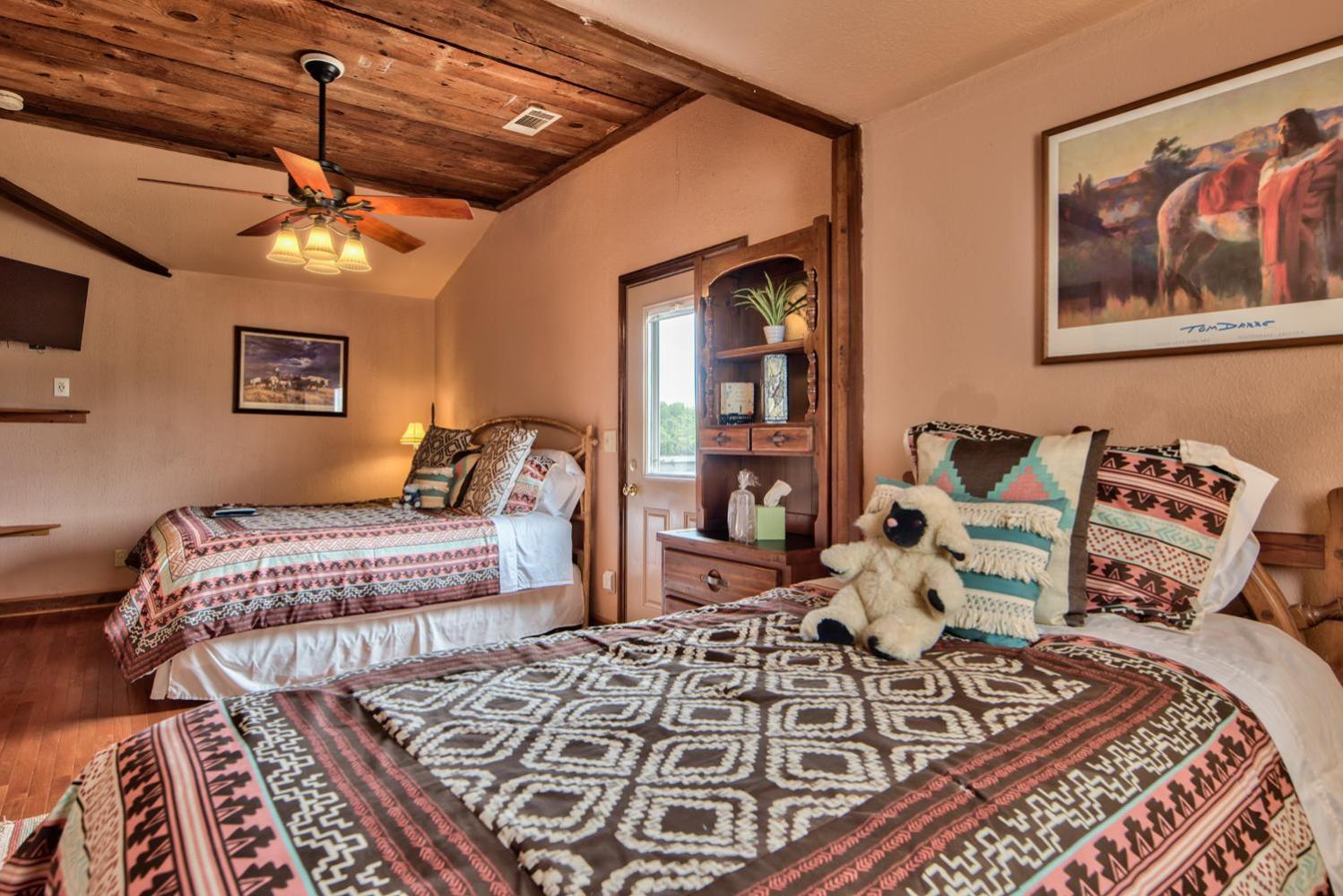 Family Room - Photo 3