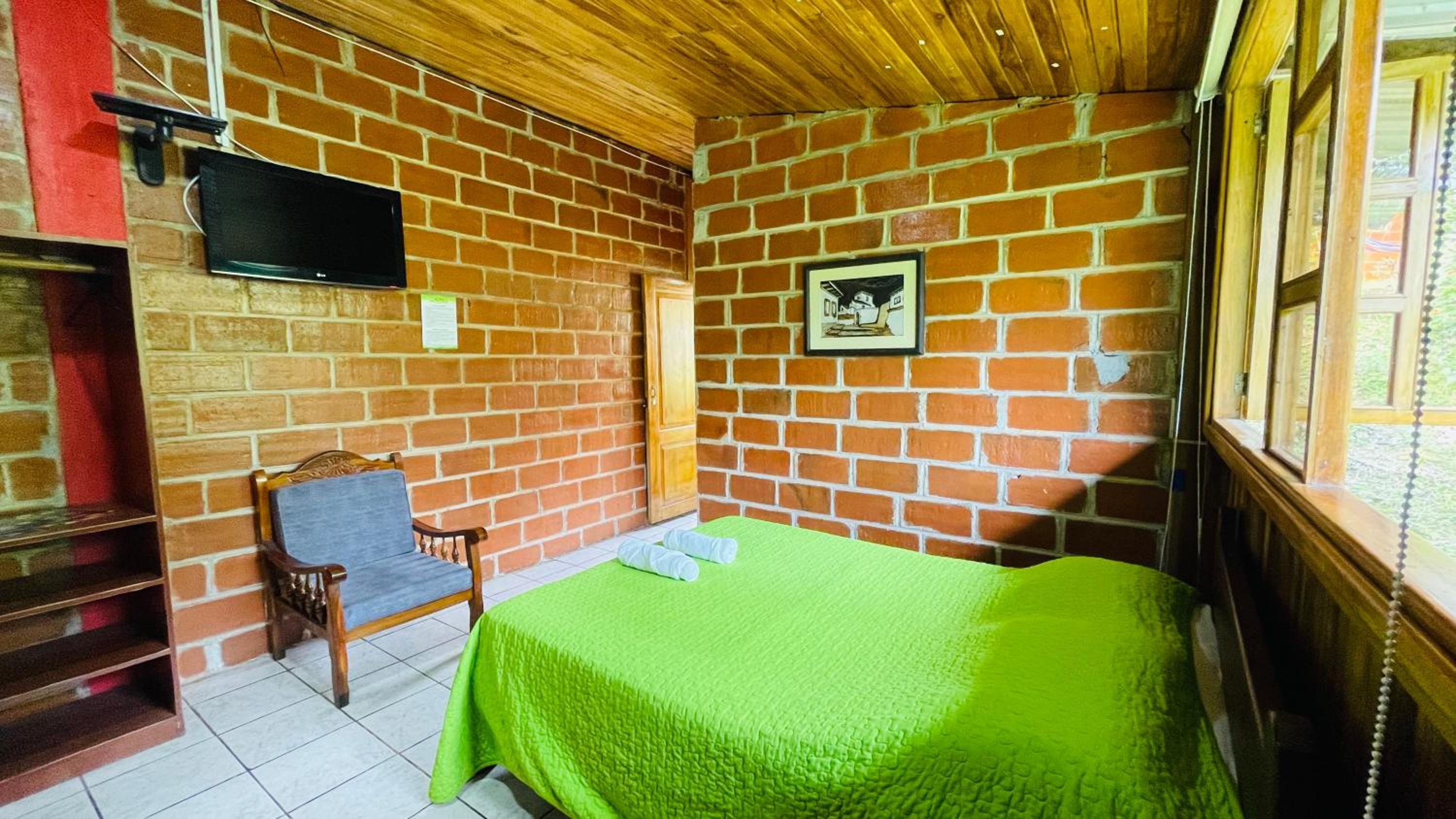Queen Room with Balcony photo 1