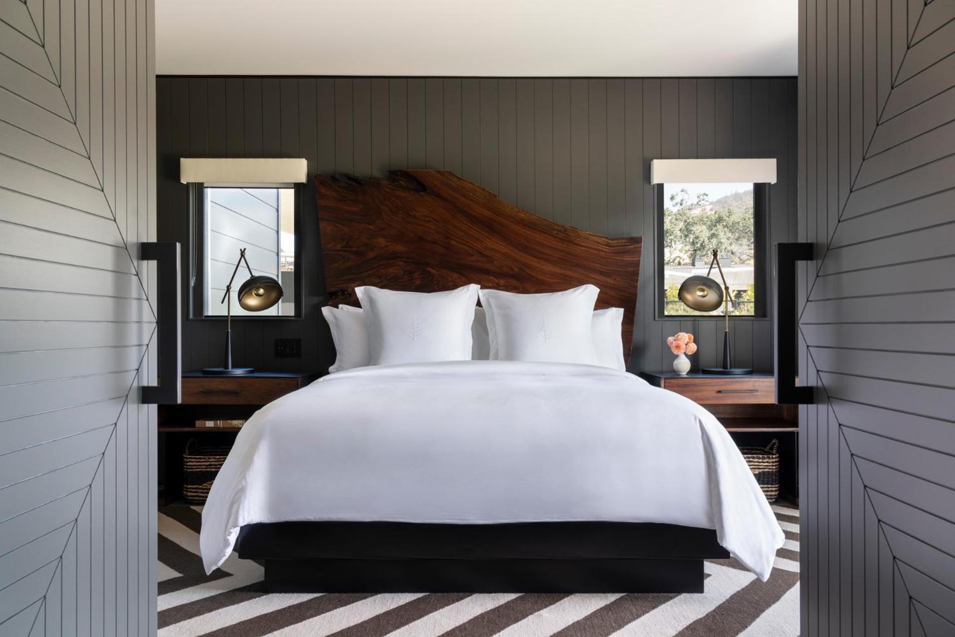 Resort One-Bedroom Suite
 - Photo 3