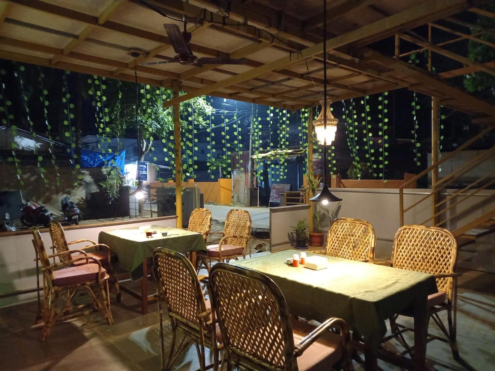 Queen Room with Garden View - Photo 5