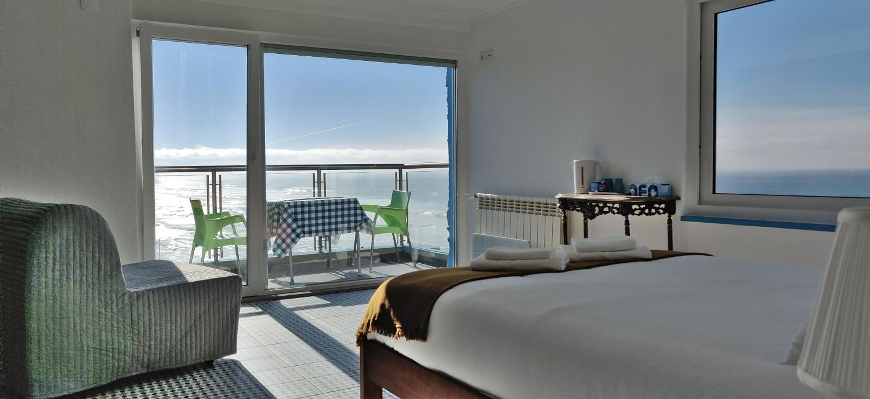 Deluxe Double Room with Balcony and Sea View - Photo 3
