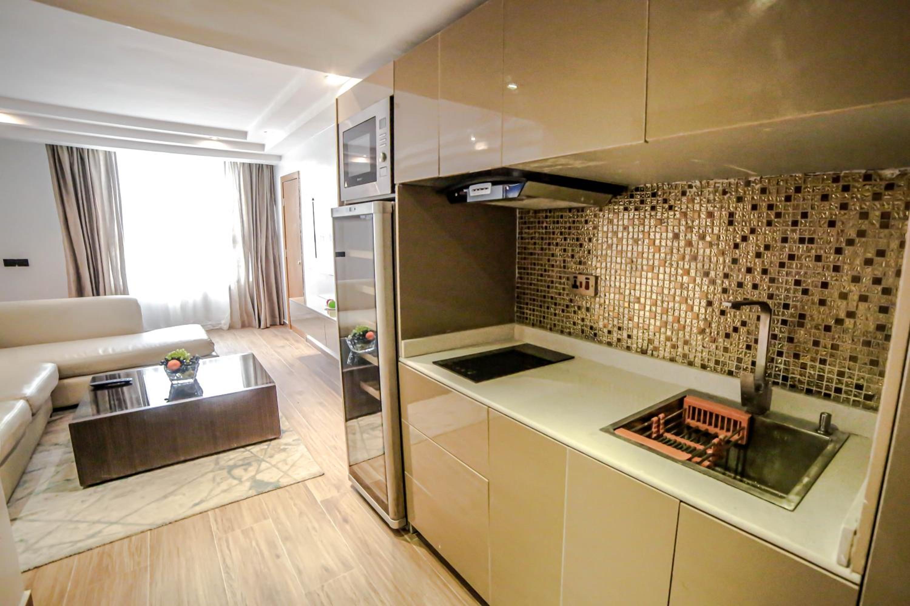 Deluxe Suite - Photo 5
