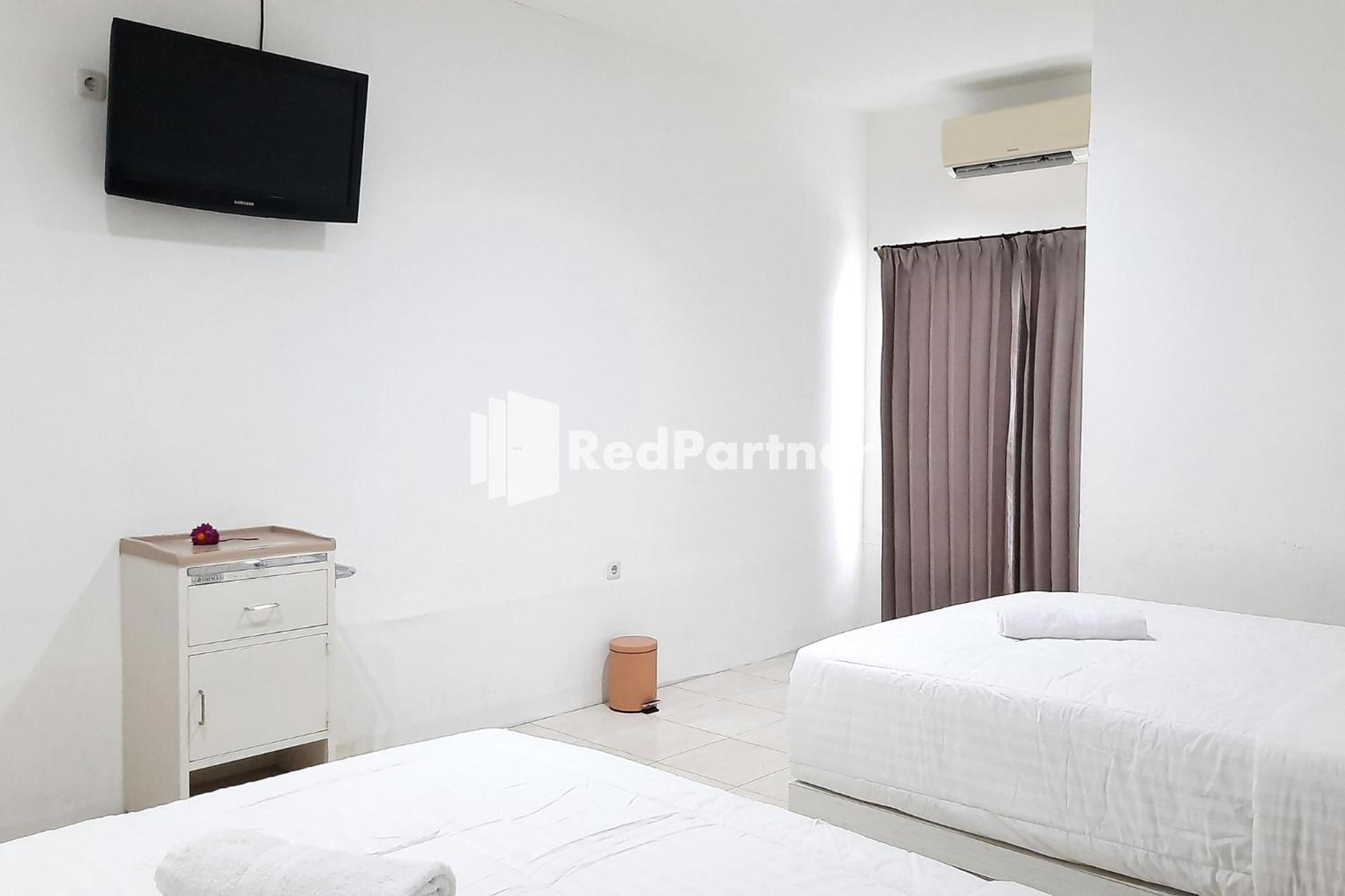Deluxe Twin Room - Photo 3