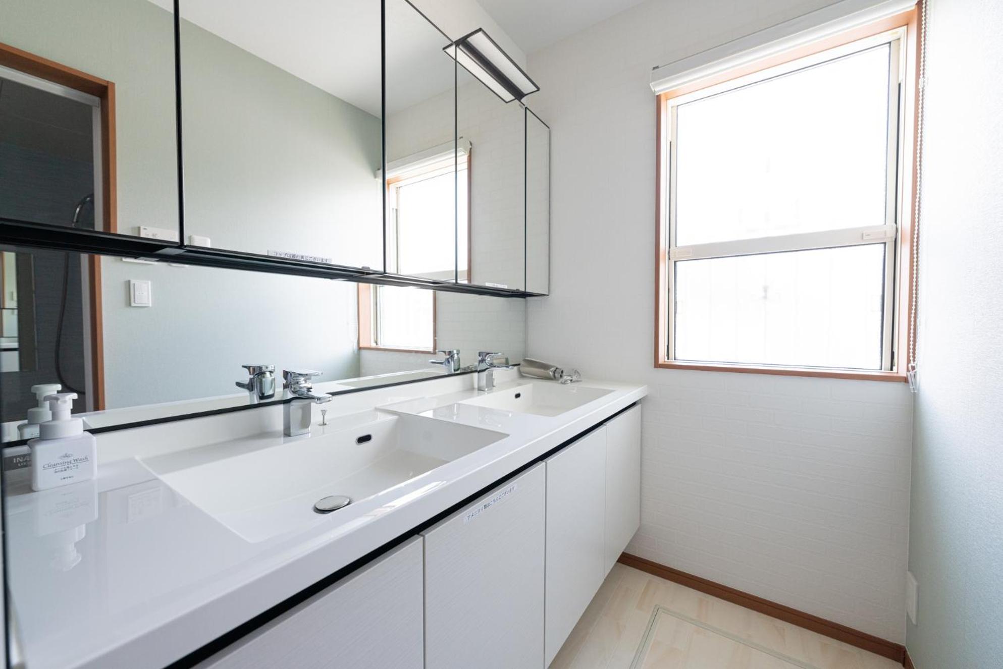 Three-Bedroom House - Photo 9